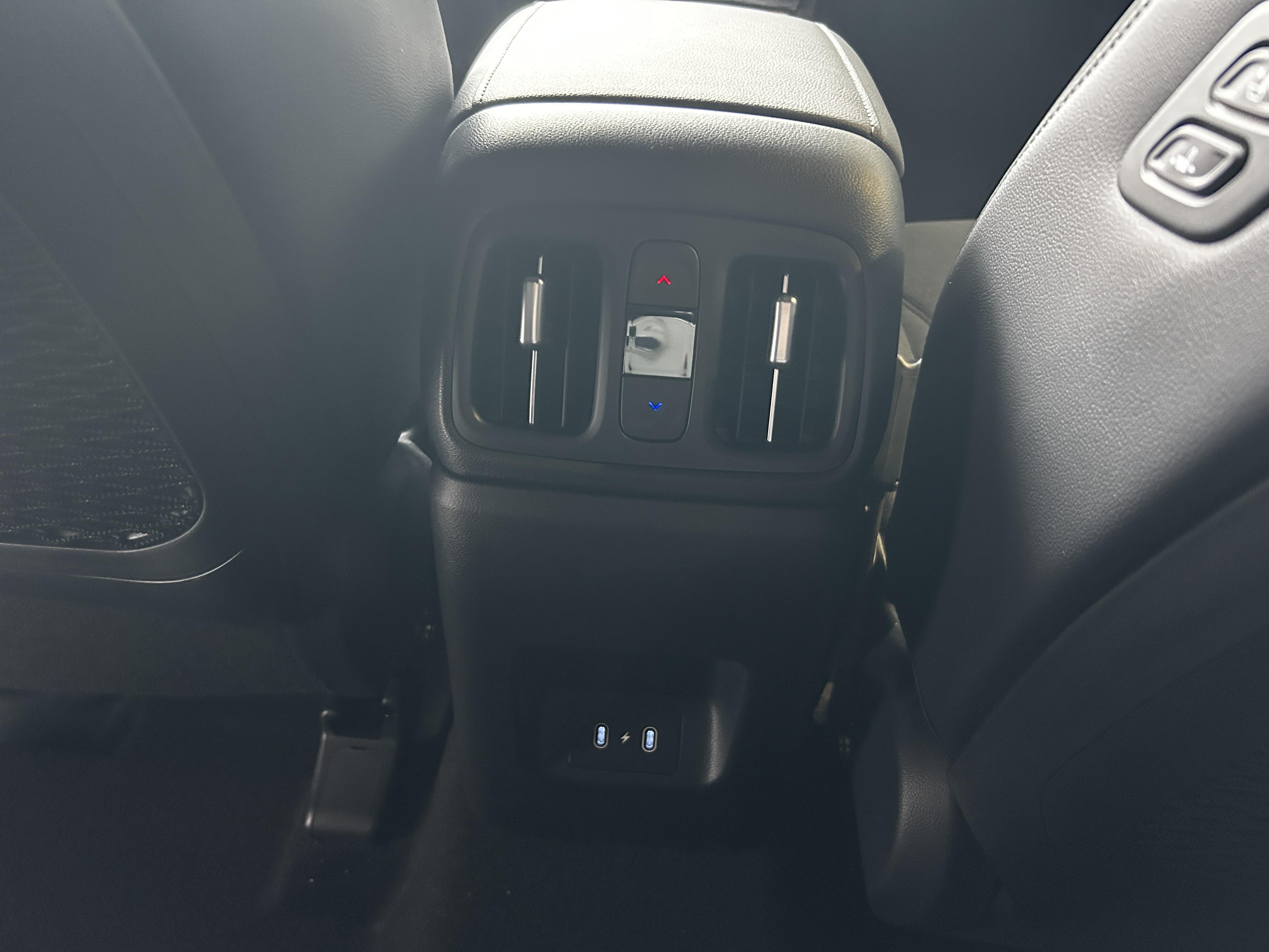 HYUNDAI Tucson 1.6 T-GDI 215 Hybrid BVA6 20ème Anniversaire - Véhicule Occasion - Océane Auto HYUNDAI Tucson 1.6 T-GDI 215 Hybrid BVA6 20ème Anniversaire - Véhicule Occasion Océane Auto