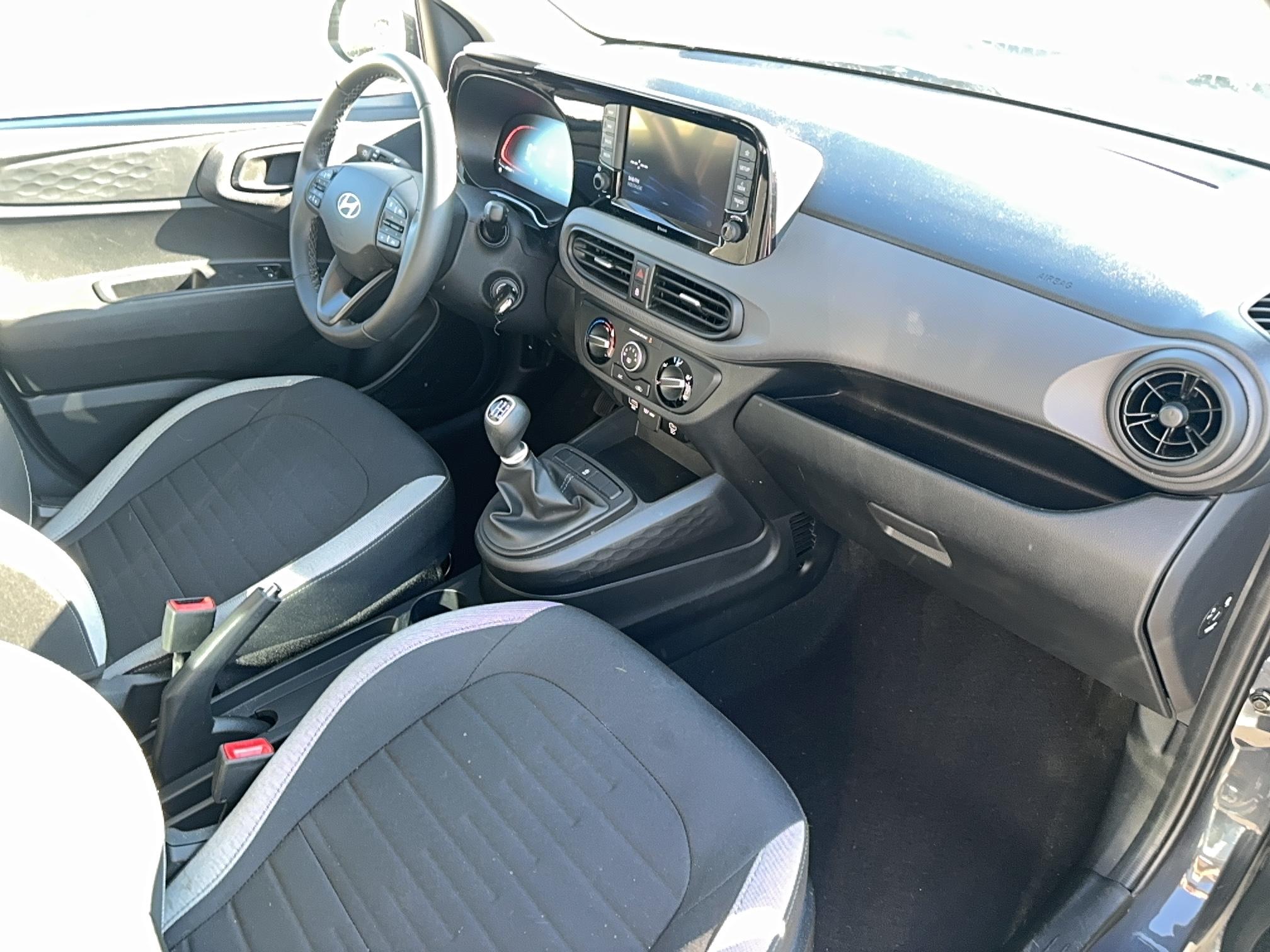 HYUNDAI i10 1.0 63 ECO Intuitive - Véhicule Occasion - Océane Auto HYUNDAI i10 1.0 63 ECO Intuitive - Véhicule Occasion Océane Auto