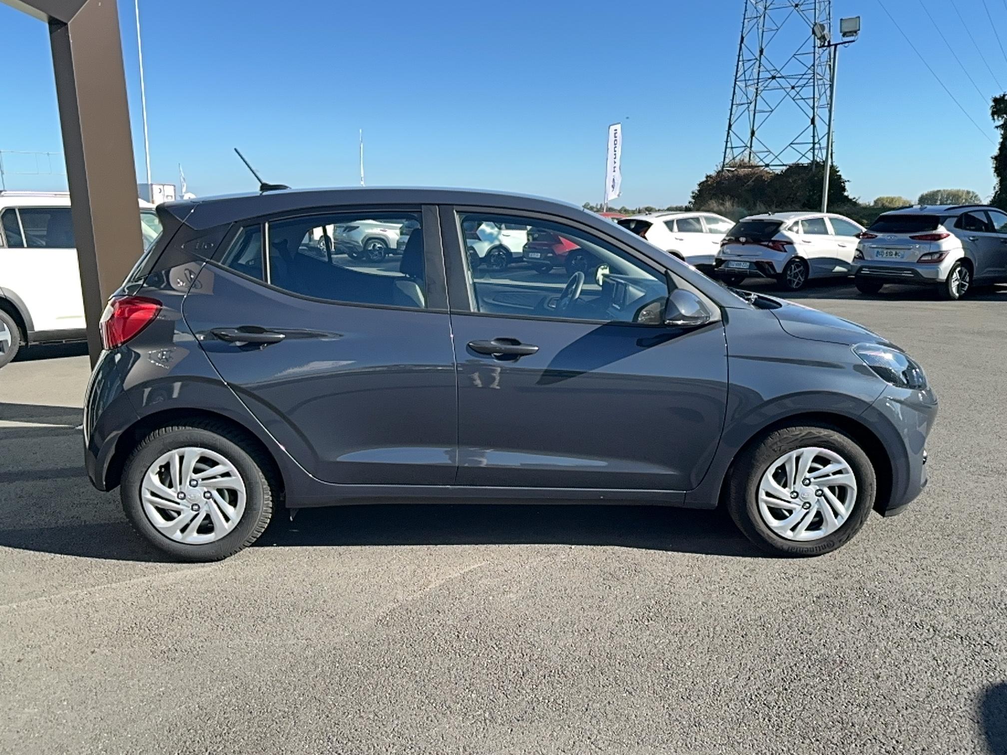 HYUNDAI i10 1.0 63 ECO Intuitive - Véhicule Occasion - Océane Auto HYUNDAI i10 1.0 63 ECO Intuitive - Véhicule Occasion Océane Auto