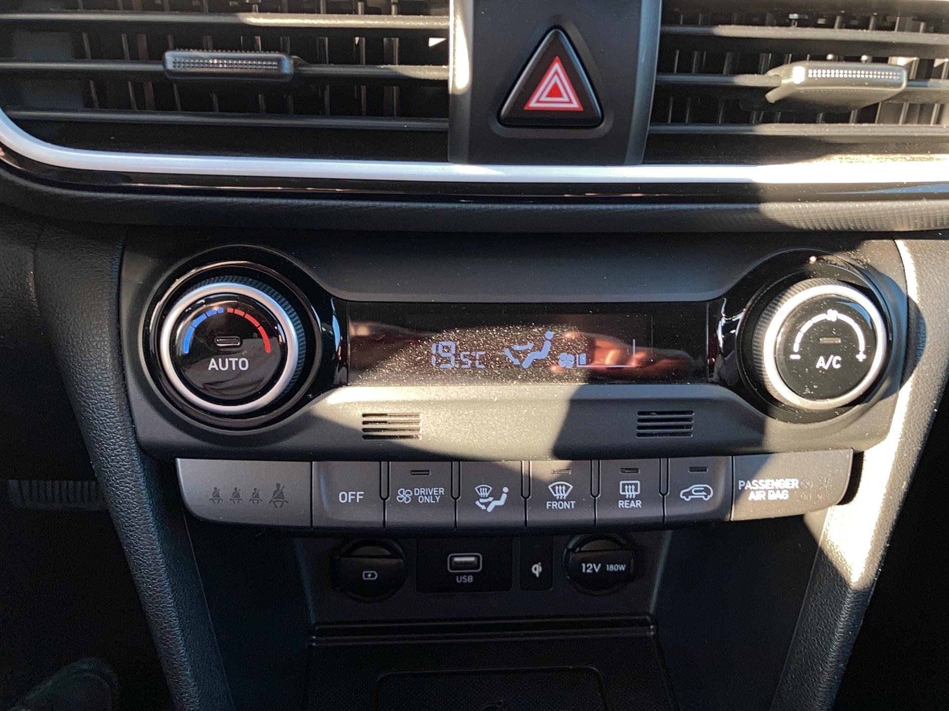 HYUNDAI Kona Hybrid 141 Creative - Véhicule Occasion - Océane Auto HYUNDAI Kona Hybrid 141 Creative - Véhicule Occasion Océane Auto