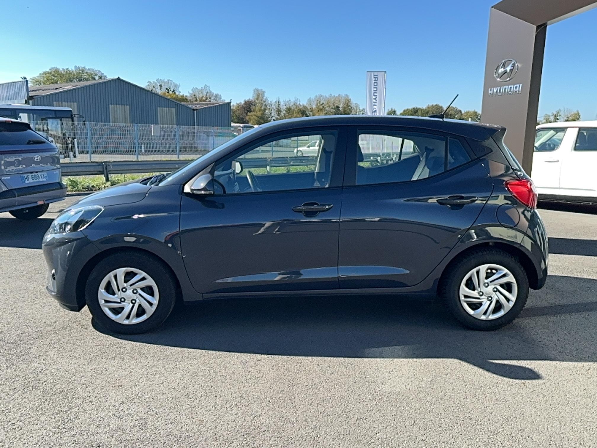 HYUNDAI i10 1.0 63 ECO Intuitive - Véhicule Occasion - Océane Auto HYUNDAI i10 1.0 63 ECO Intuitive - Véhicule Occasion Océane Auto