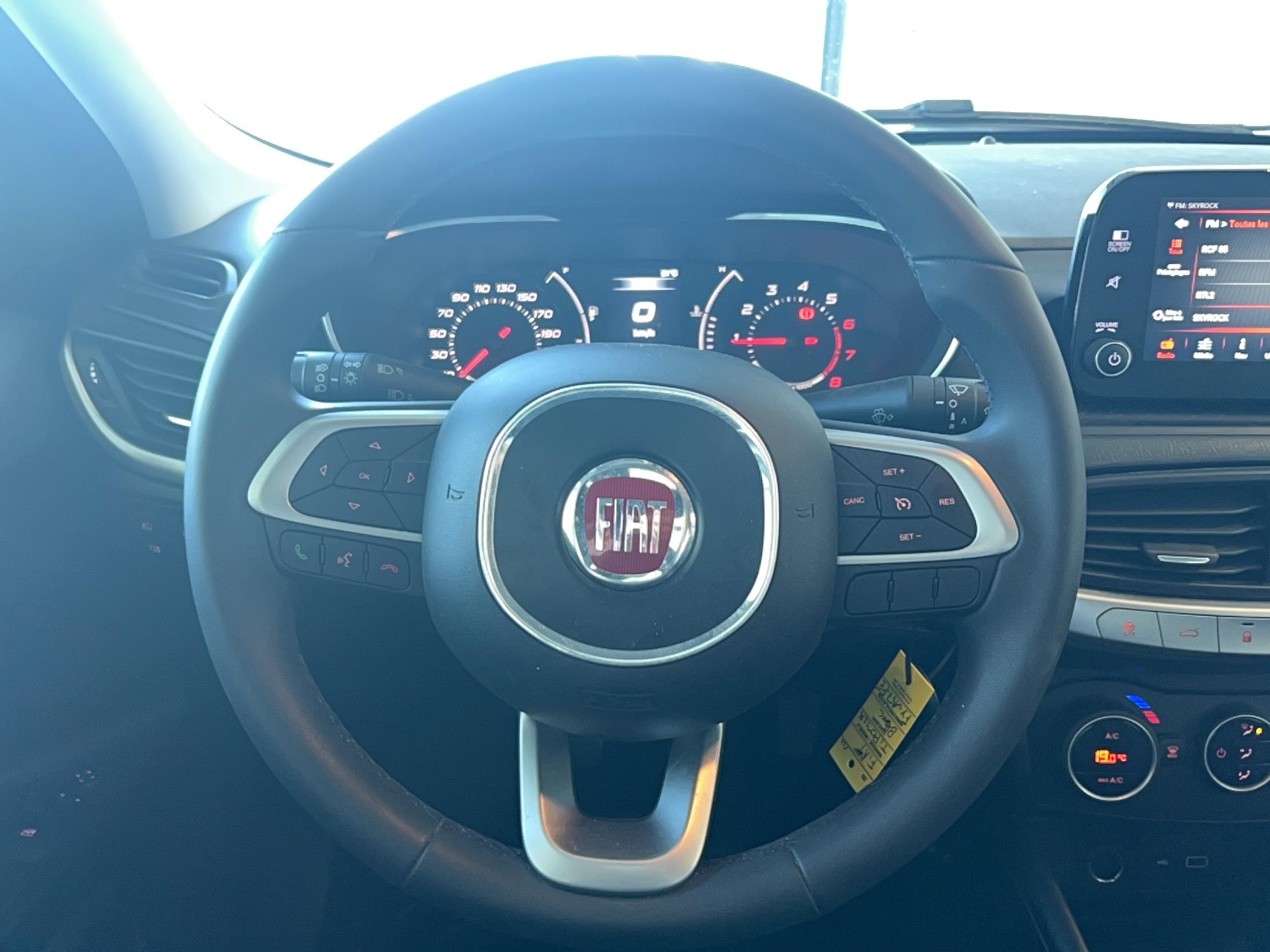 FIAT Tipo 1.4 95 ch S&S Mirror - Véhicule Occasion - Océane Auto FIAT Tipo 1.4 95 ch S&S Mirror - Véhicule Occasion Océane Auto