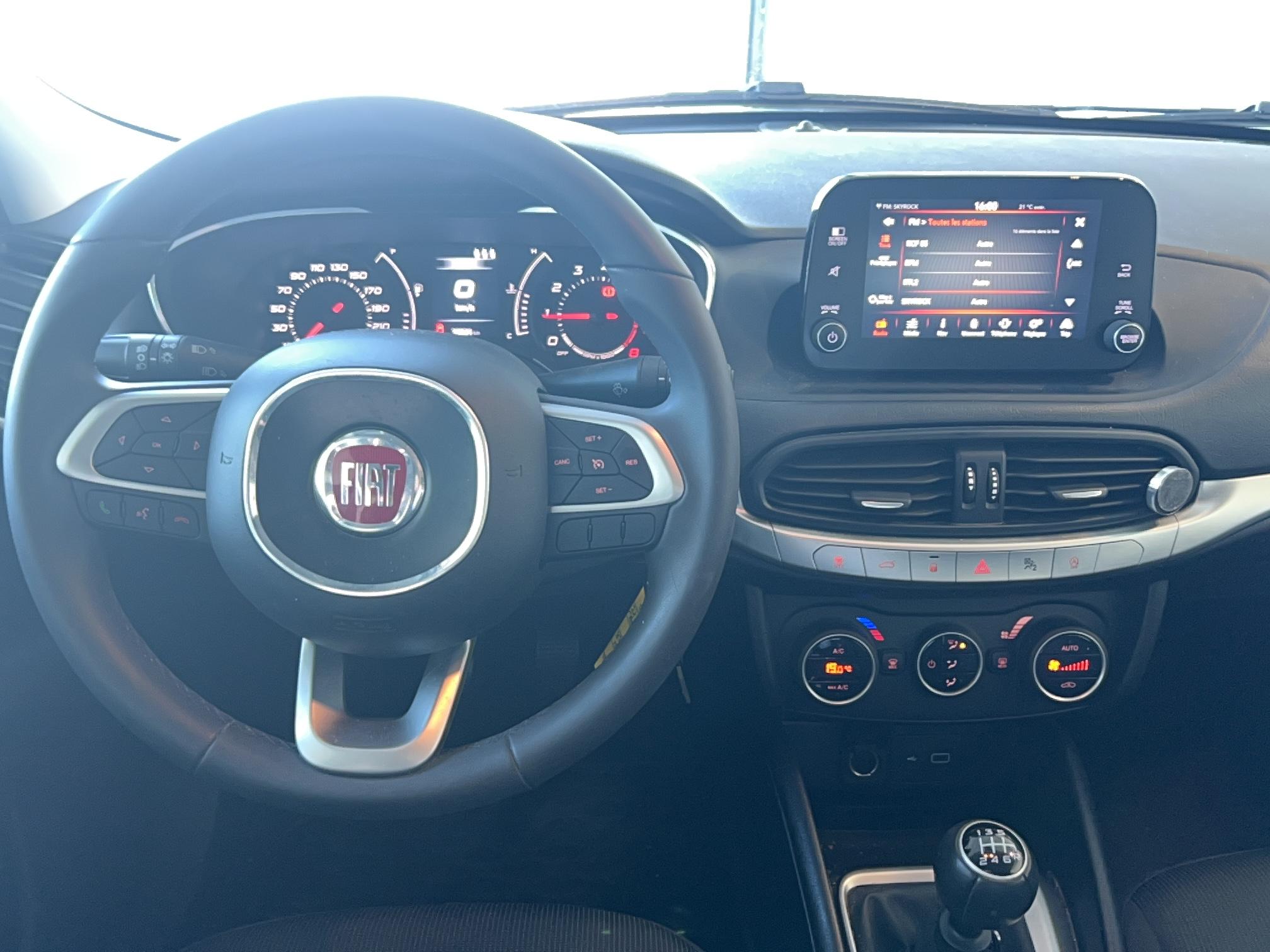 FIAT Tipo 1.4 95 ch S&S Mirror - Véhicule Occasion - Océane Auto FIAT Tipo 1.4 95 ch S&S Mirror - Véhicule Occasion Océane Auto