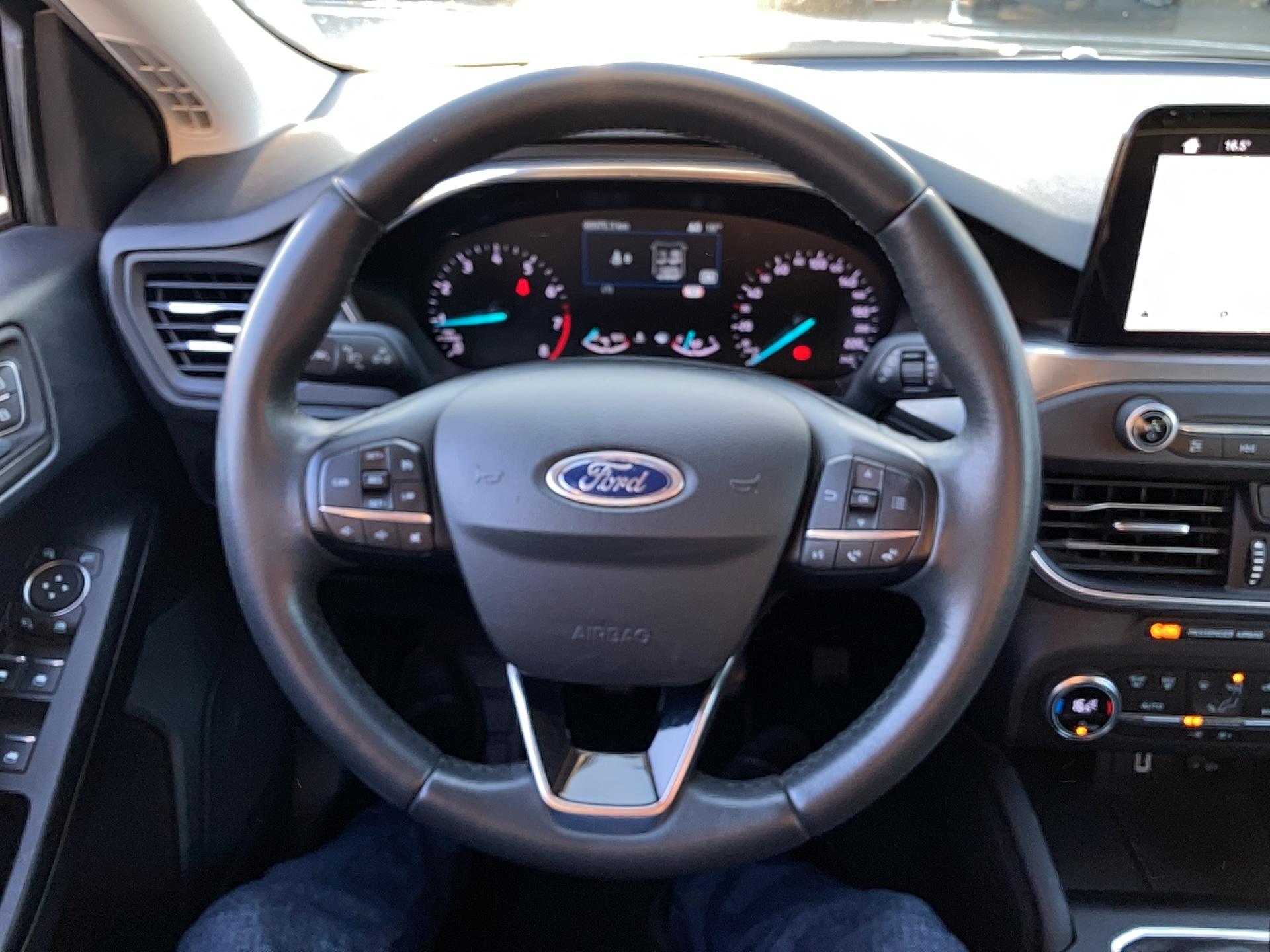 FORD Focus 1.0 EcoBoost 125 S&S Titanium - Véhicule Occasion Océane Auto
