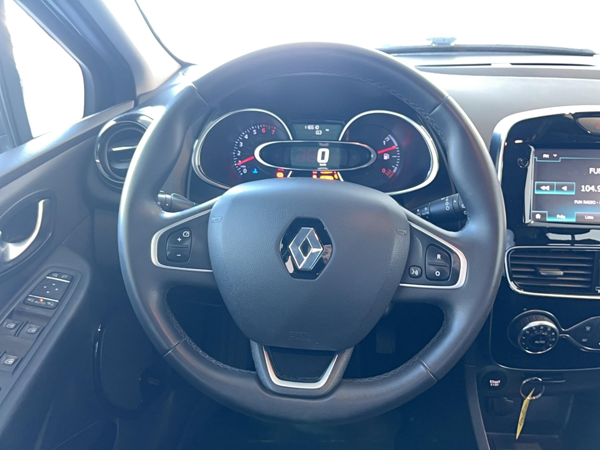 RENAULT Clio TCe 90 E6C Zen - Véhicule Occasion - Océane Auto RENAULT Clio TCe 90 E6C Zen - Véhicule Occasion Océane Auto
