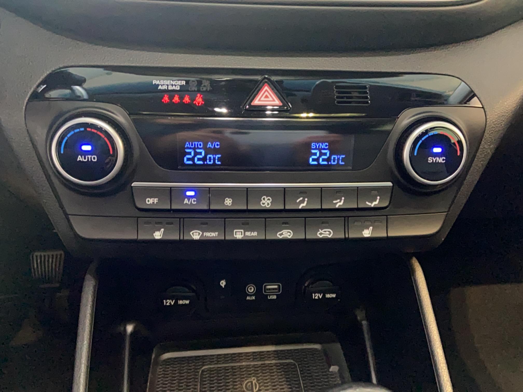 HYUNDAI Tucson 1.6 CRDi 136 Premium - Véhicule Occasion - Océane Auto HYUNDAI Tucson 1.6 CRDi 136 Premium - Véhicule Occasion Océane Auto
