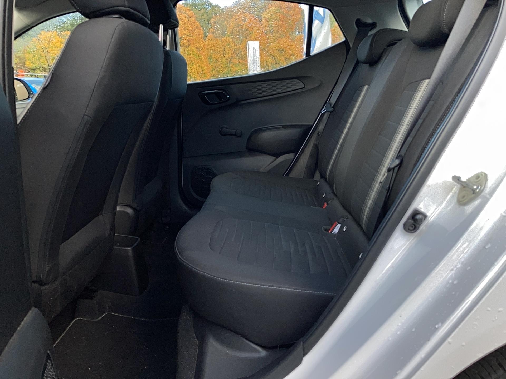 HYUNDAI i10 1.0 67 ECO Intuitive - Véhicule Occasion - Océane Auto HYUNDAI i10 1.0 67 ECO Intuitive - Véhicule Occasion Océane Auto