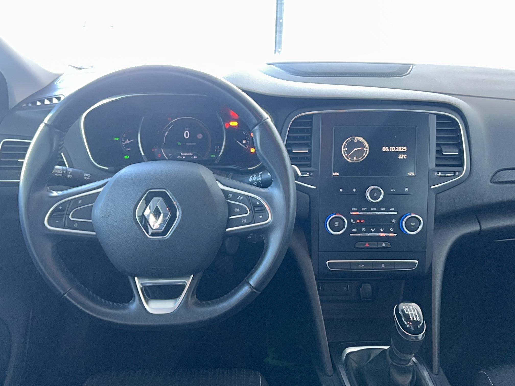 RENAULT Mégane IV Berline TCe 115 FAP Business - Véhicule Occasion Océane Auto