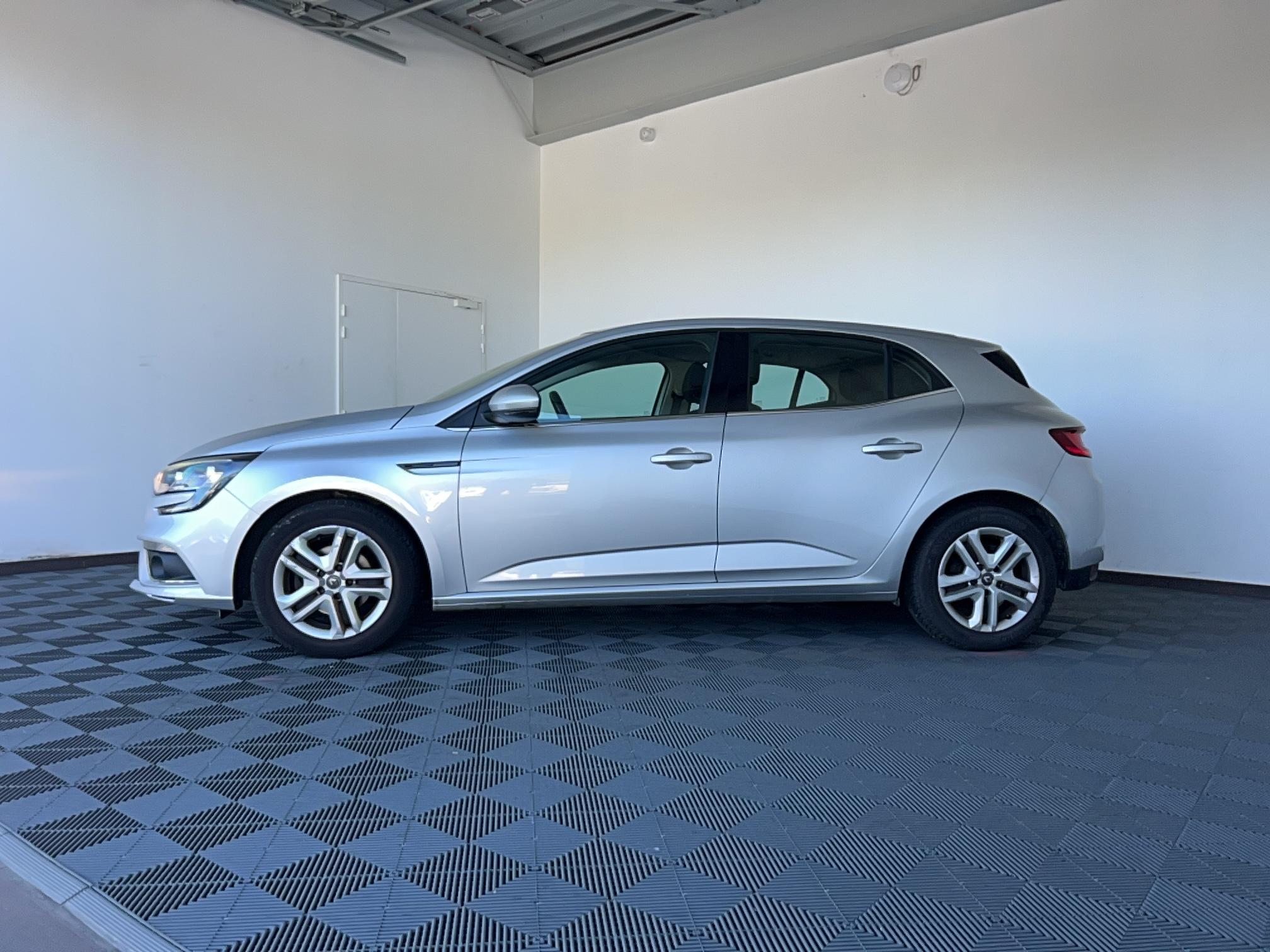 RENAULT Mégane IV Berline TCe 115 FAP Business - Véhicule Occasion Océane Auto
