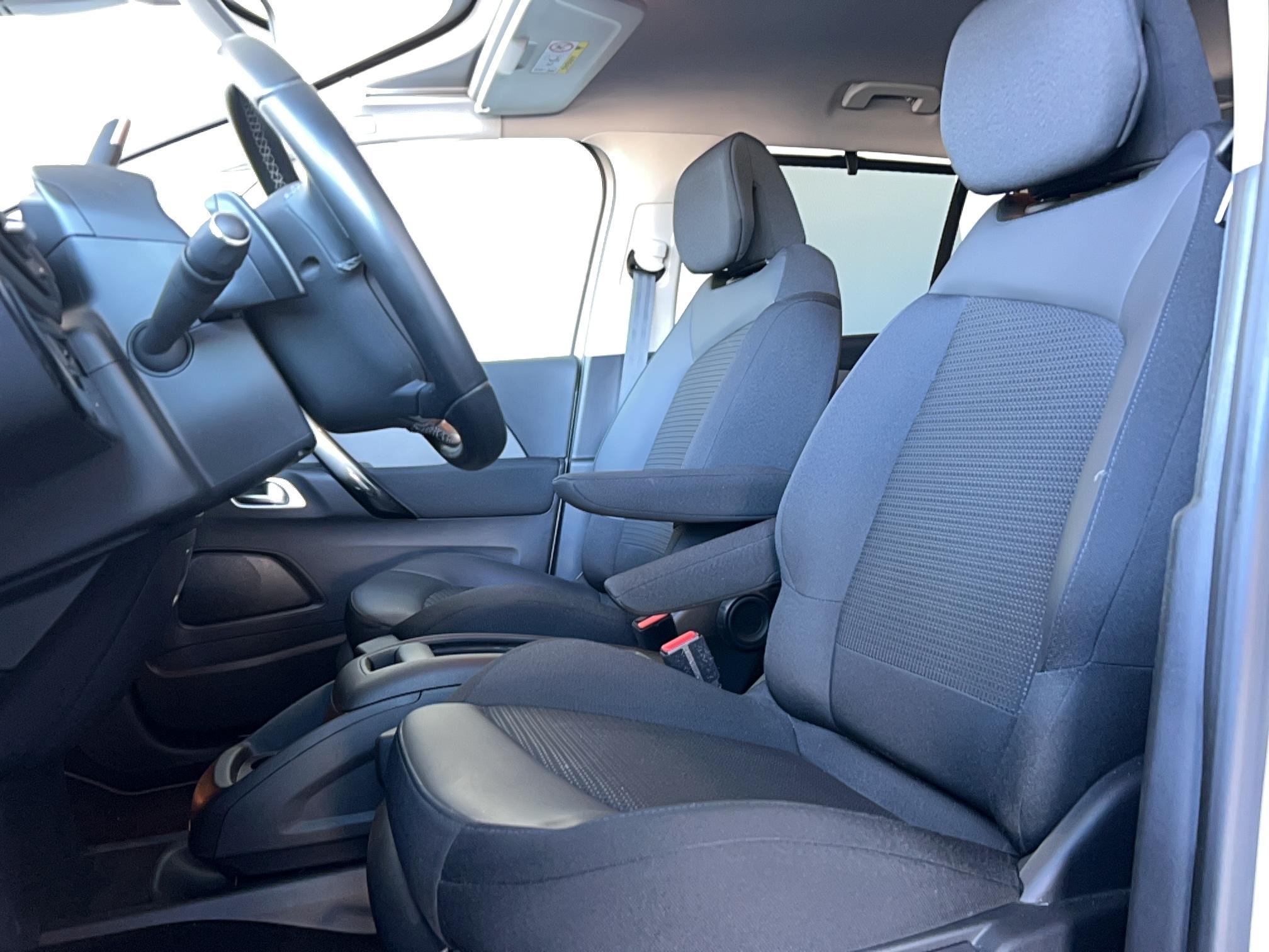 CITROEN Grand C4 Spacetourer BlueHDi 130 S&S EAT8 Shine Pack - Véhicule Occasion - Océane Auto CITROEN Grand C4 Spacetourer BlueHDi 130 S&S EAT8 Shine Pack - Véhicule Occasion Océane Auto