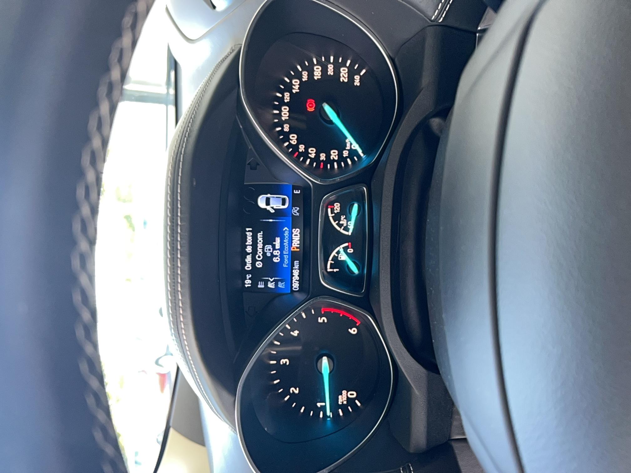 FORD Kuga Vignale 2.0 TDCi 180 S&S 4x4 Powershift - Véhicule Occasion - Océane Auto FORD Kuga Vignale 2.0 TDCi 180 S&S 4x4 Powershift - Véhicule Occasion Océane Auto