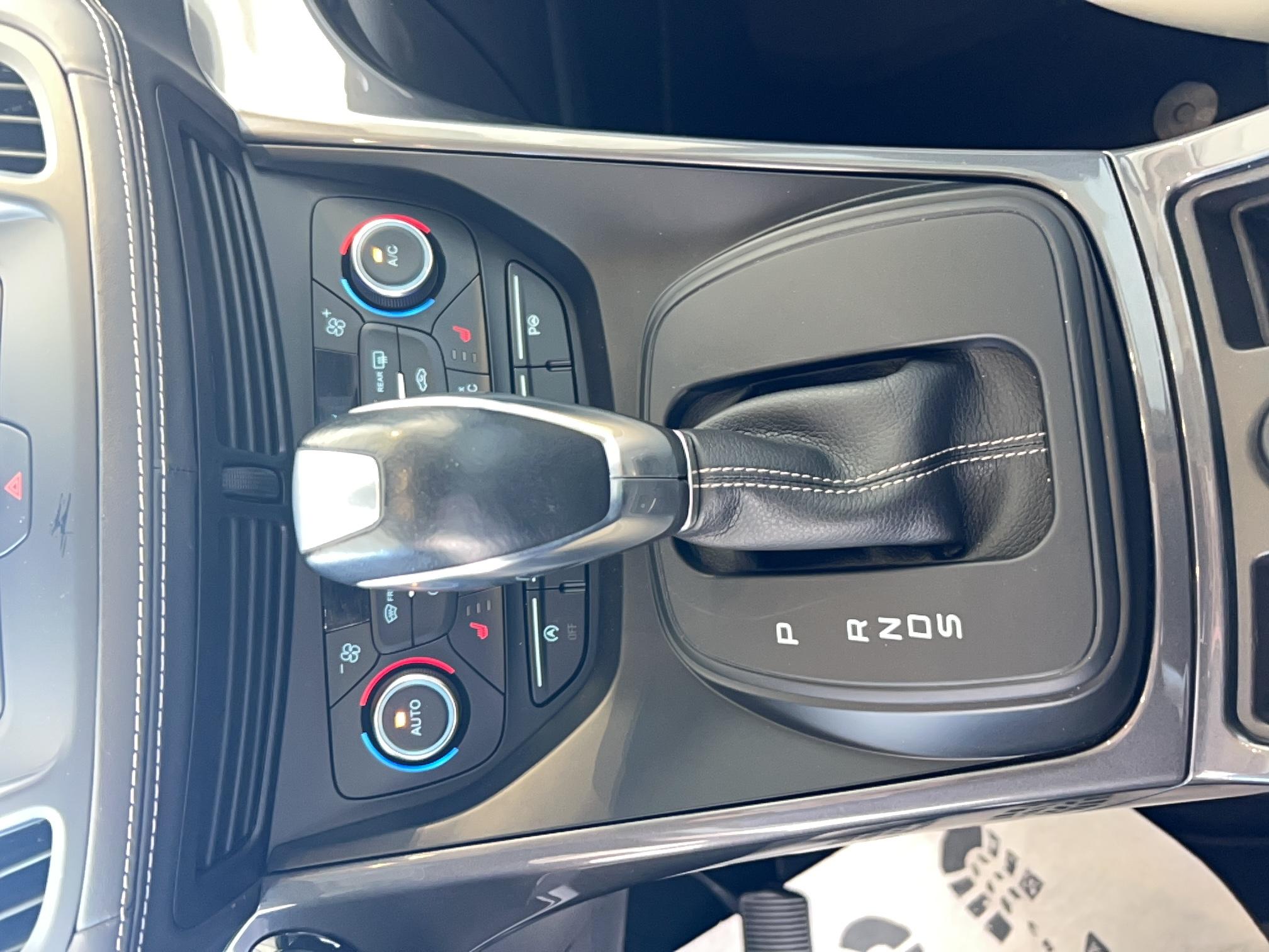 FORD Kuga Vignale 2.0 TDCi 180 S&S 4x4 Powershift - Véhicule Occasion - Océane Auto FORD Kuga Vignale 2.0 TDCi 180 S&S 4x4 Powershift - Véhicule Occasion Océane Auto
