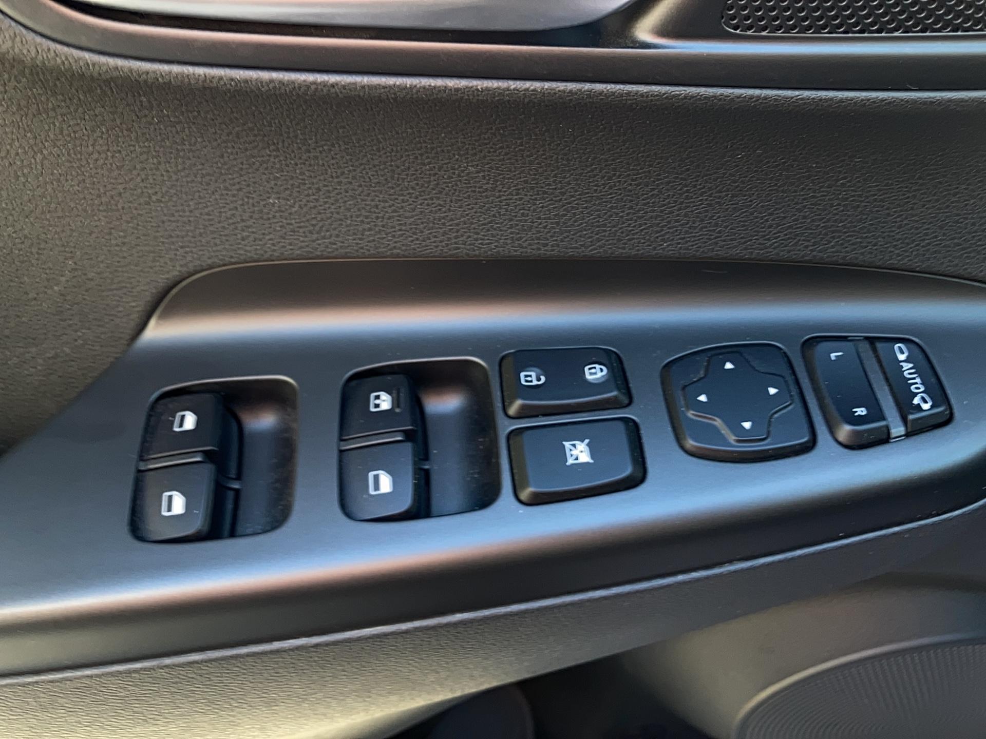 HYUNDAI Kona Electrique 39 kWh - 136 ch Intuitive - Véhicule Occasion - Océane Auto HYUNDAI Kona Electrique 39 kWh - 136 ch Intuitive - Véhicule Occasion Océane Auto