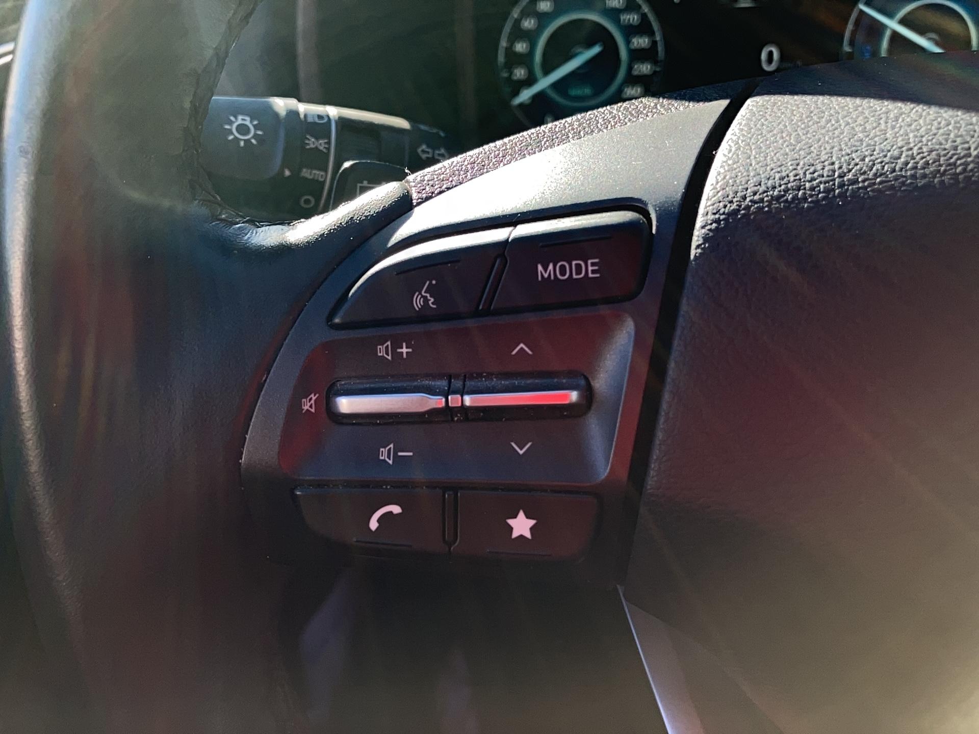 HYUNDAI Kona Electrique 39 kWh - 136 ch Intuitive - Véhicule Occasion - Océane Auto HYUNDAI Kona Electrique 39 kWh - 136 ch Intuitive - Véhicule Occasion Océane Auto