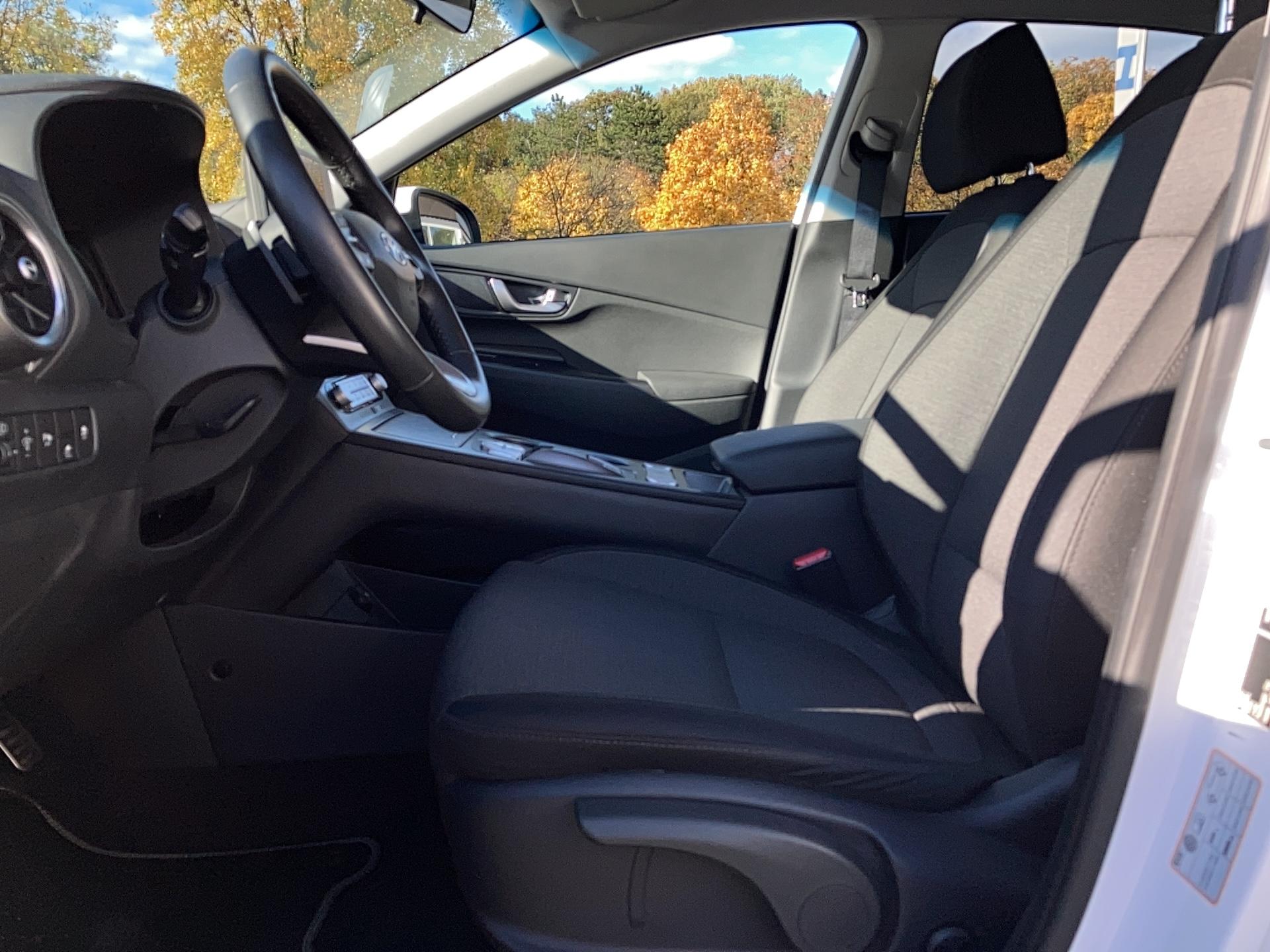 HYUNDAI Kona Electrique 39 kWh - 136 ch Intuitive - Véhicule Occasion - Océane Auto HYUNDAI Kona Electrique 39 kWh - 136 ch Intuitive - Véhicule Occasion Océane Auto