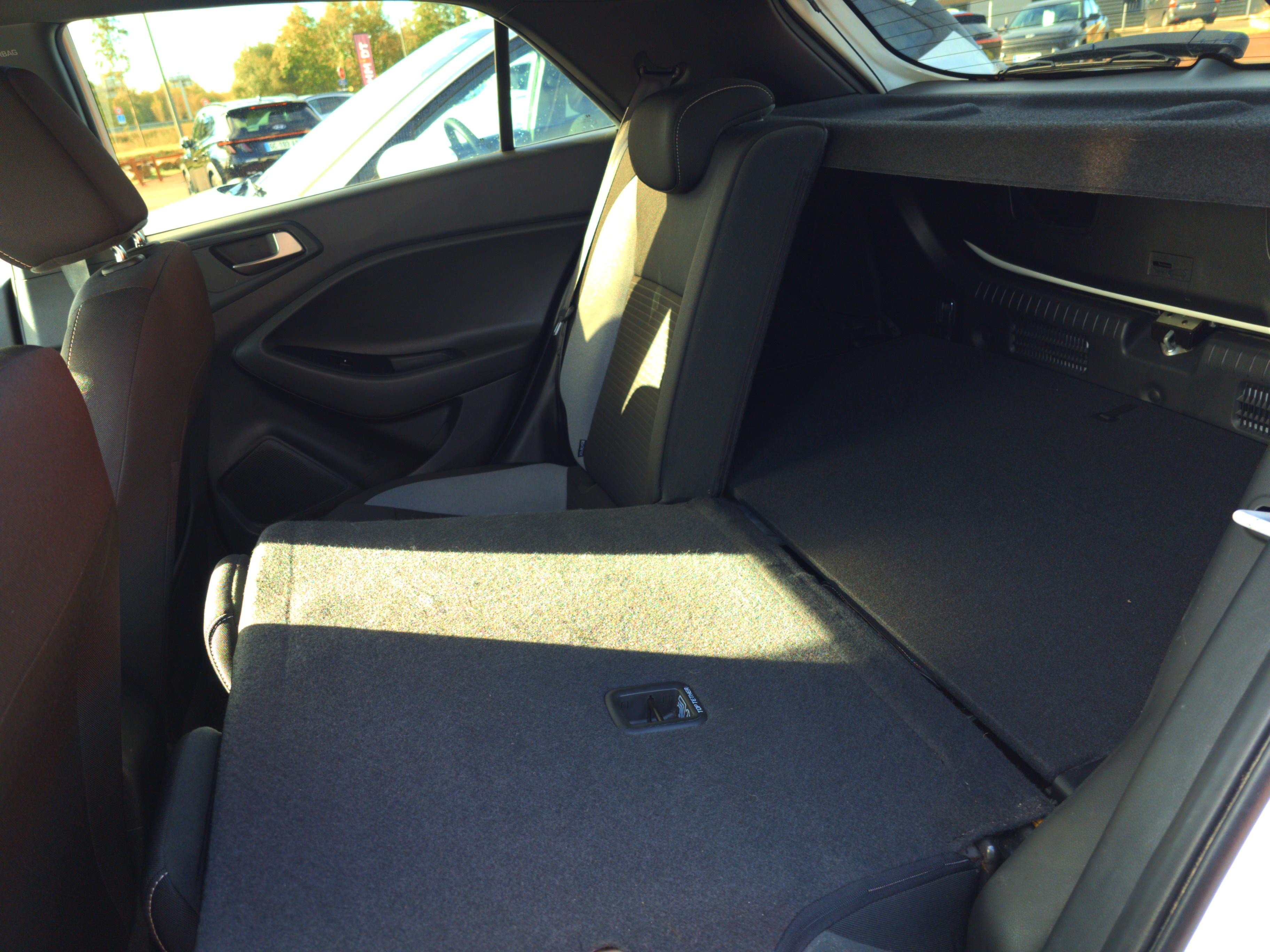 HYUNDAI i20 1.1 CRDi 75 Edition#Navi - Véhicule Occasion Océane Auto