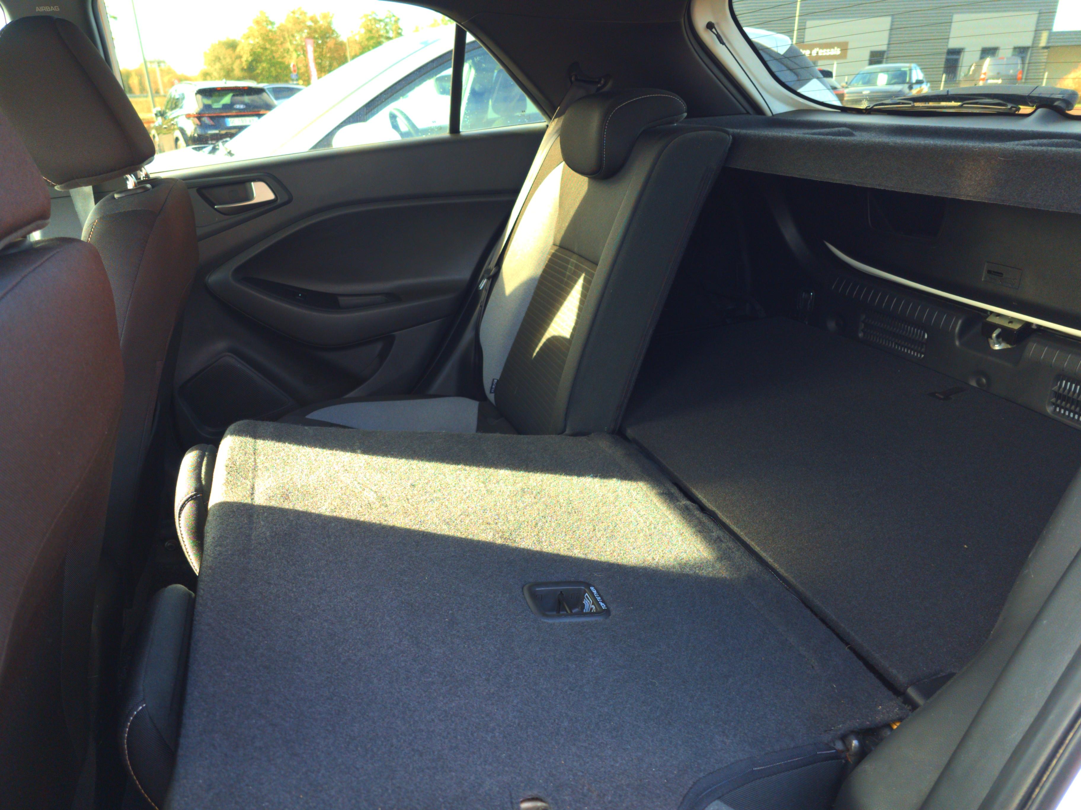 HYUNDAI i20 1.1 CRDi 75 Edition#Navi - Véhicule Occasion Océane Auto