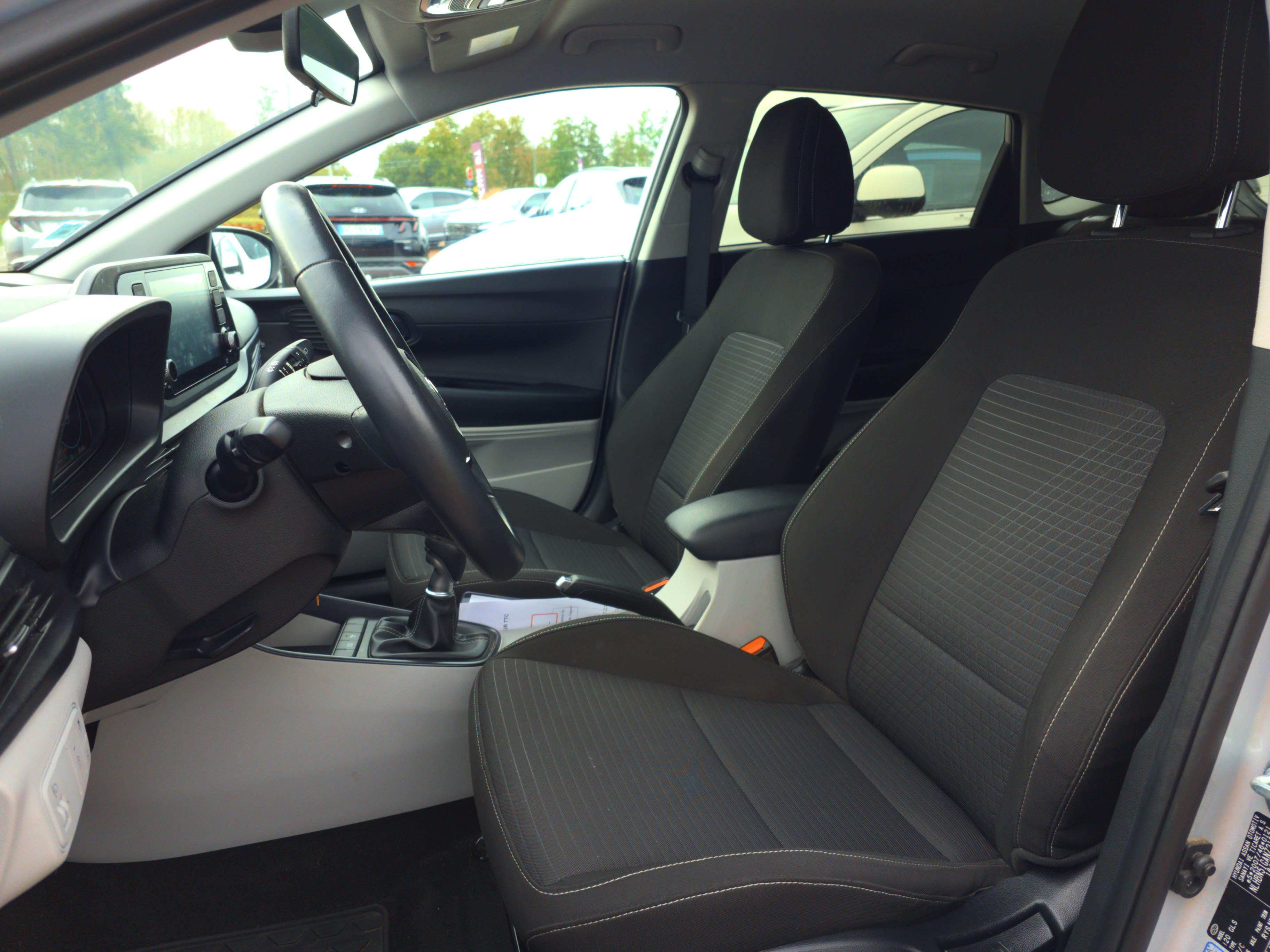 HYUNDAI i20 1.0 T-GDi 100 Hybrid 48V Intuitive - Véhicule Occasion - Océane Auto HYUNDAI i20 1.0 T-GDi 100 Hybrid 48V Intuitive - Véhicule Occasion Océane Auto