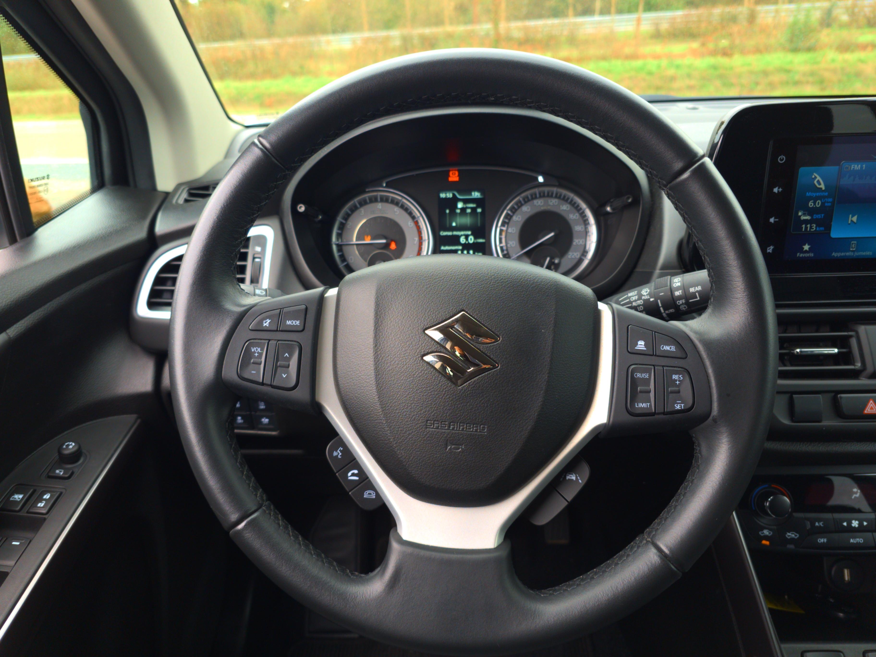 SUZUKI S-Cross 1.4 Boosterjet Hybrid Privilège - Véhicule Occasion - Océane Auto SUZUKI S-Cross 1.4 Boosterjet Hybrid Privilège - Véhicule Occasion Océane Auto