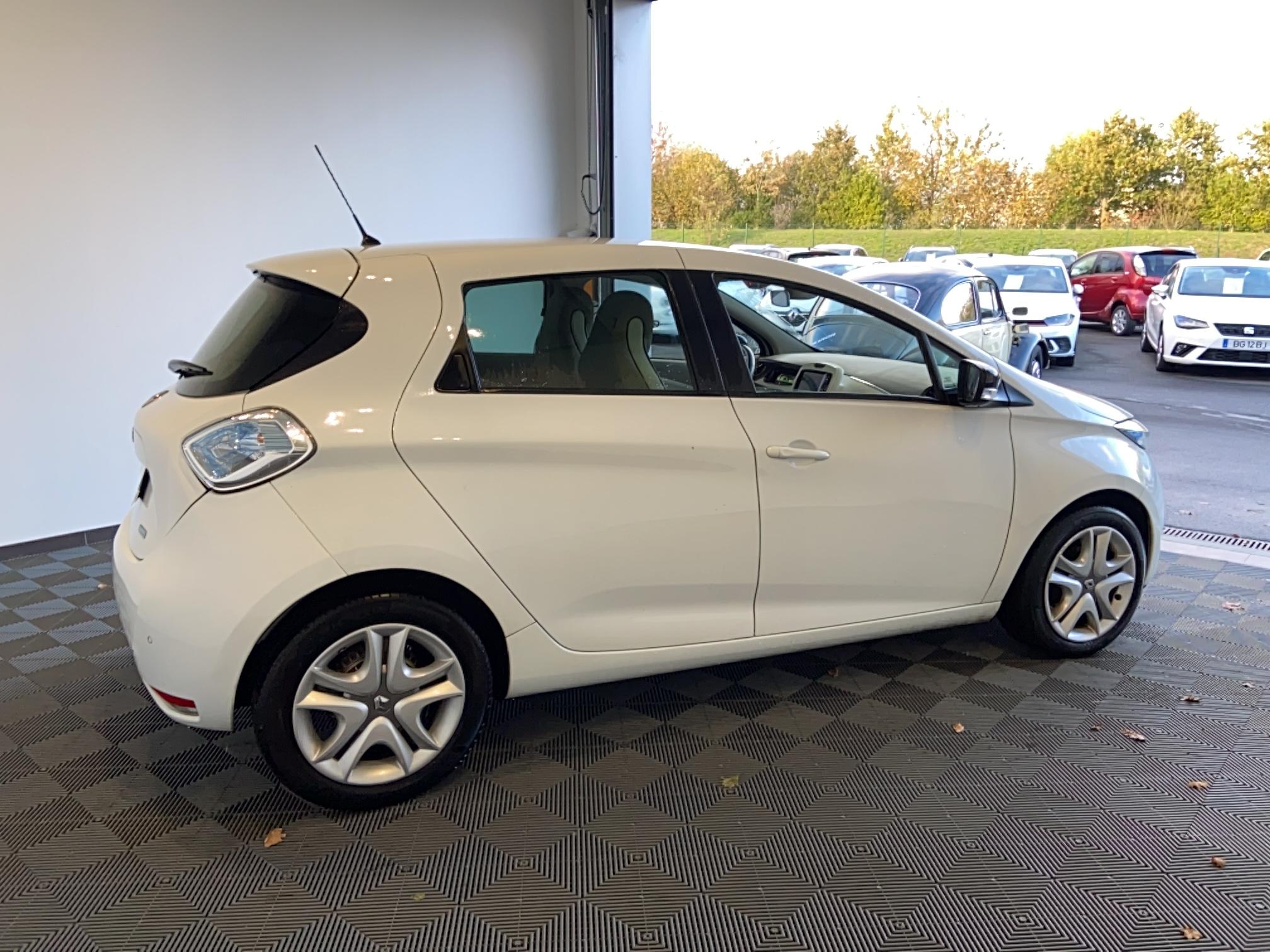 RENAULT Zoe Intens Gamme 2017 - Véhicule Occasion - Océane Auto RENAULT Zoe Intens Gamme 2017 - Véhicule Occasion Océane Auto