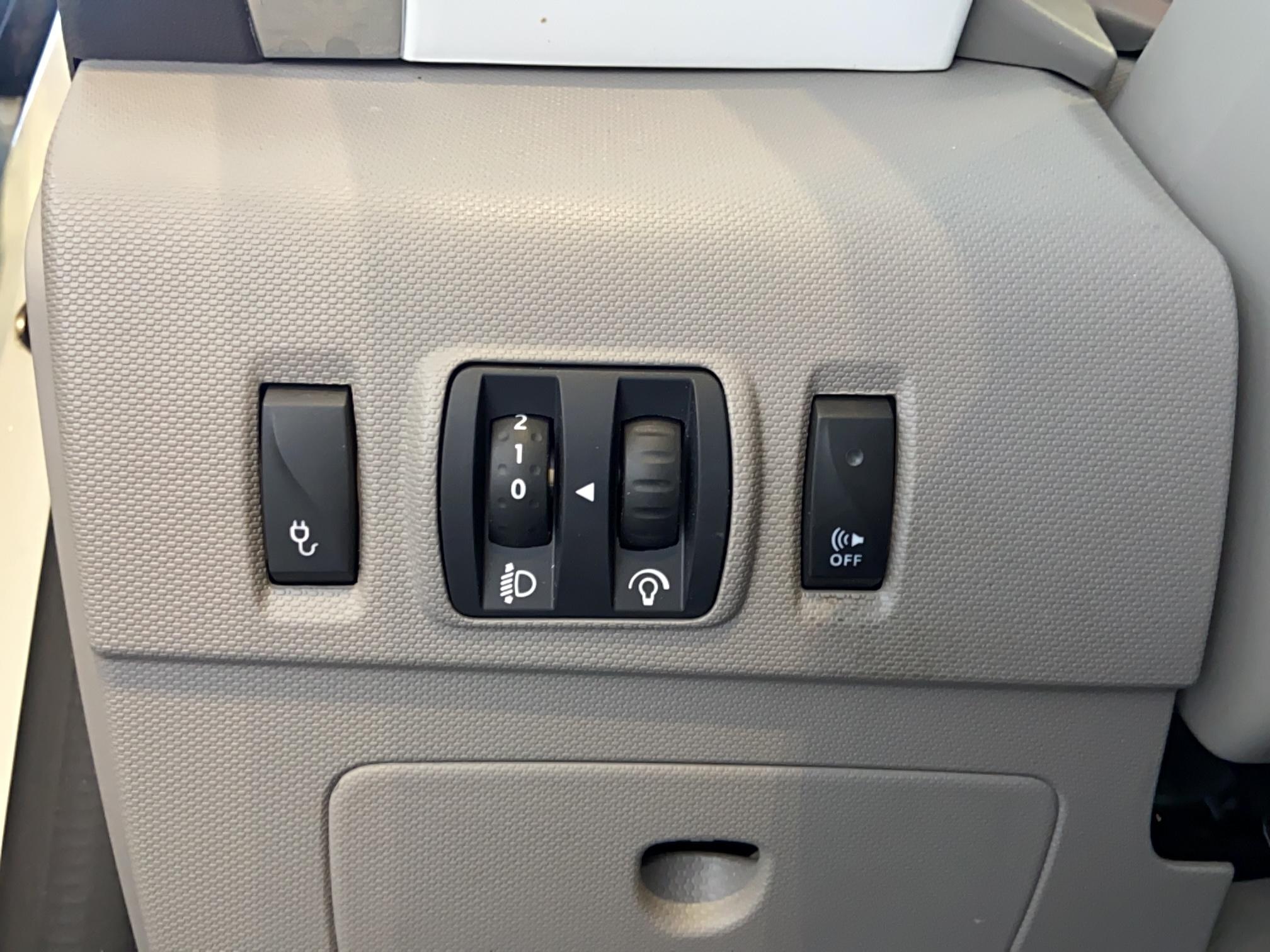 RENAULT Zoe Intens Gamme 2017 - Véhicule Occasion - Océane Auto RENAULT Zoe Intens Gamme 2017 - Véhicule Occasion Océane Auto