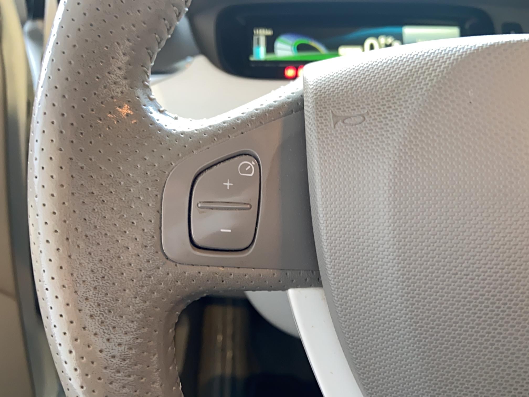 RENAULT Zoe Intens Gamme 2017 - Véhicule Occasion - Océane Auto RENAULT Zoe Intens Gamme 2017 - Véhicule Occasion Océane Auto