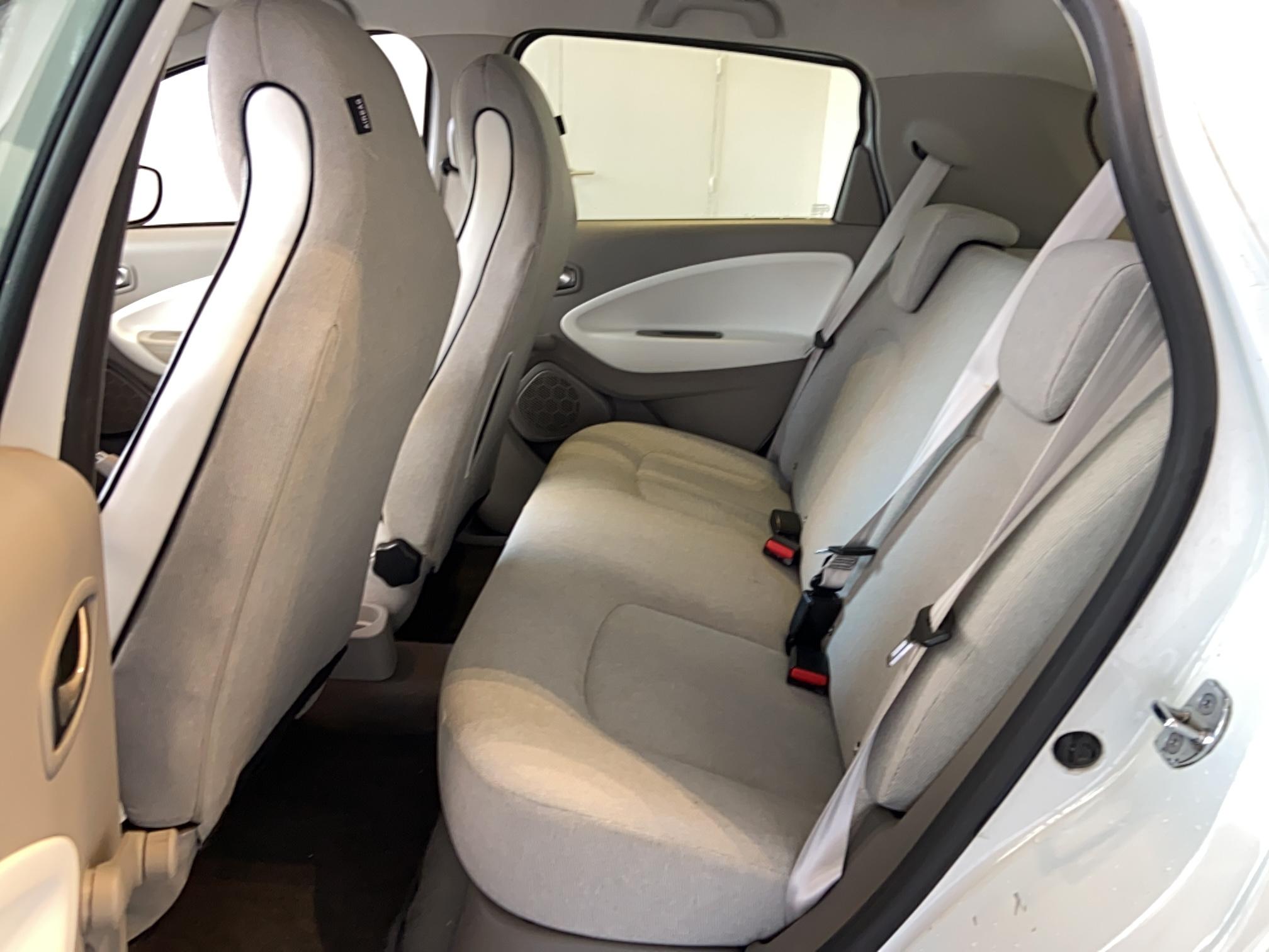 RENAULT Zoe Intens Gamme 2017 - Véhicule Occasion - Océane Auto RENAULT Zoe Intens Gamme 2017 - Véhicule Occasion Océane Auto