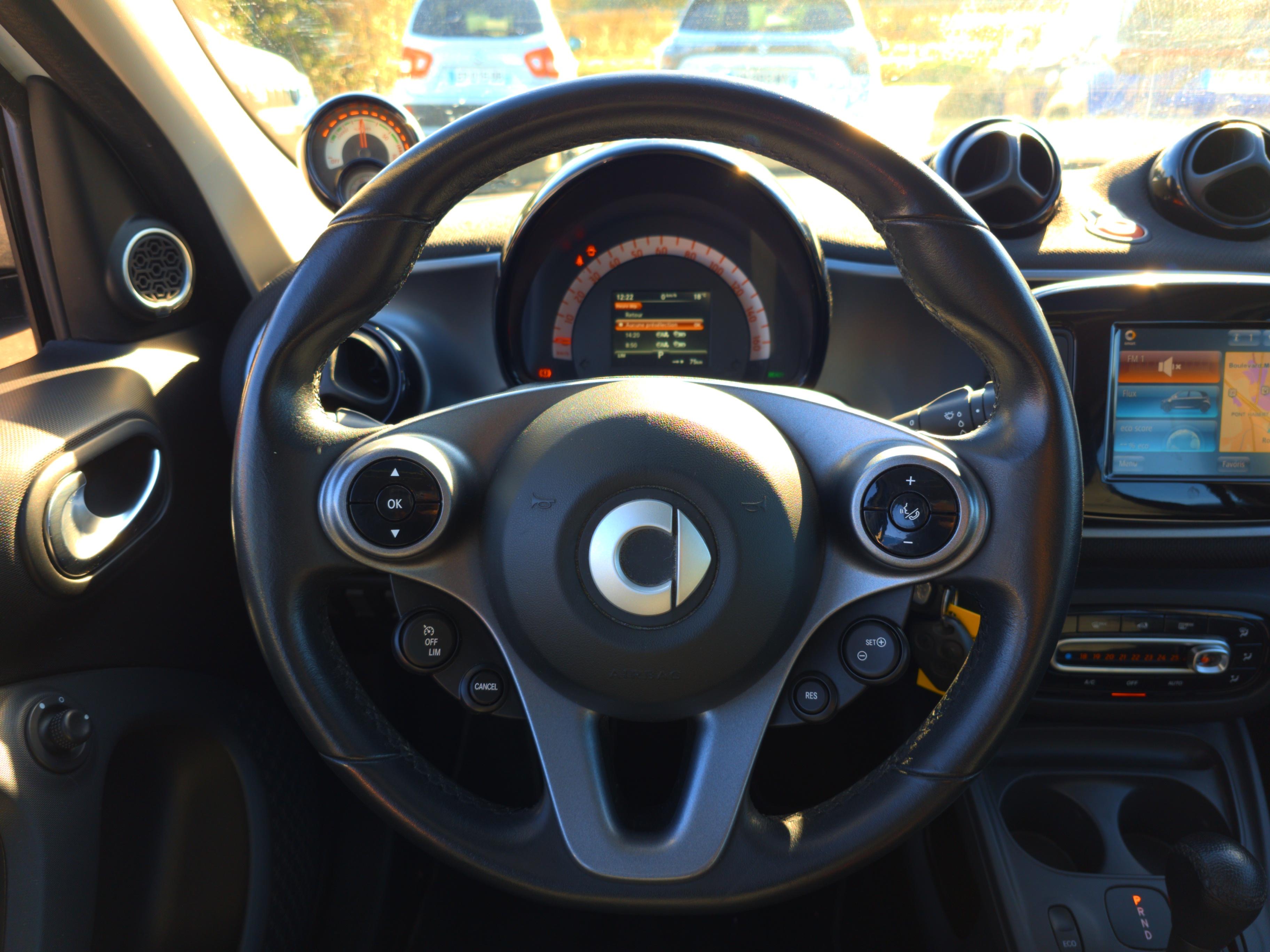 SMART Forfour 82 ch Electrique BVA1 Prime - Véhicule Occasion - Océane Auto SMART Forfour 82 ch Electrique BVA1 Prime - Véhicule Occasion Océane Auto