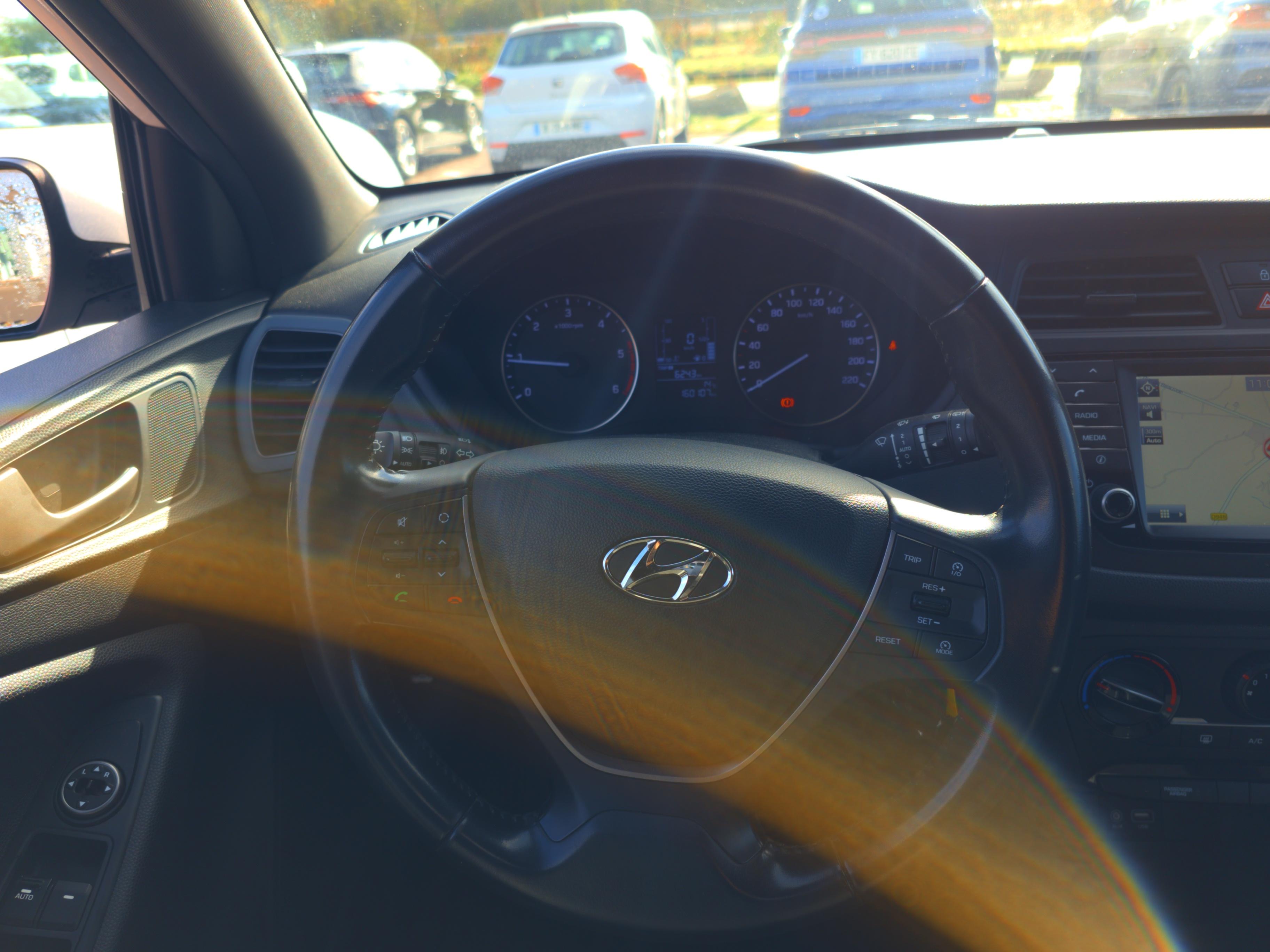 HYUNDAI i20 1.1 CRDi 75 Edition#Navi - Véhicule Occasion Océane Auto