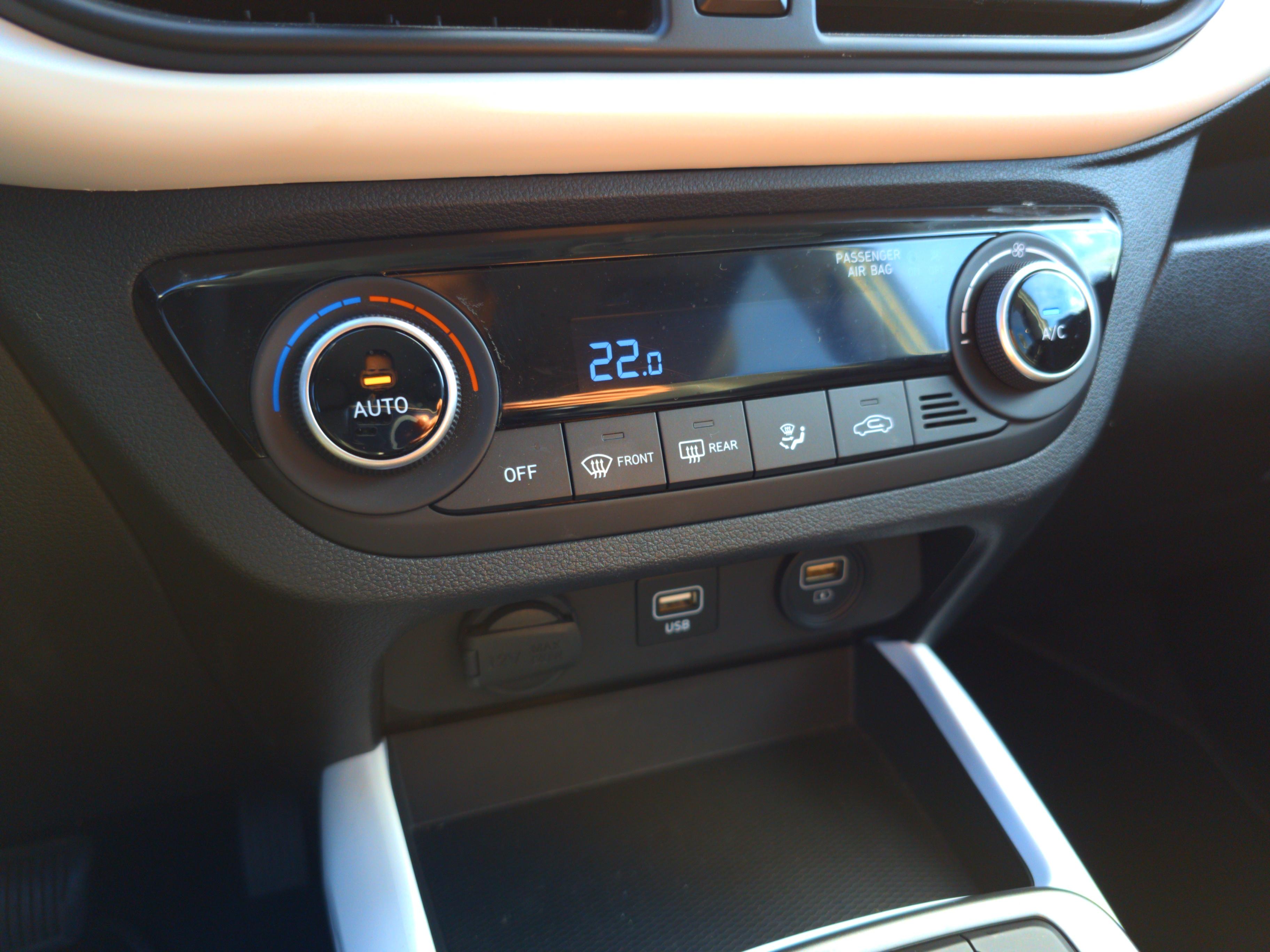 HYUNDAI i10 1.0 67 BVR Creative - Véhicule Occasion - Océane Auto HYUNDAI i10 1.0 67 BVR Creative - Véhicule Occasion Océane Auto