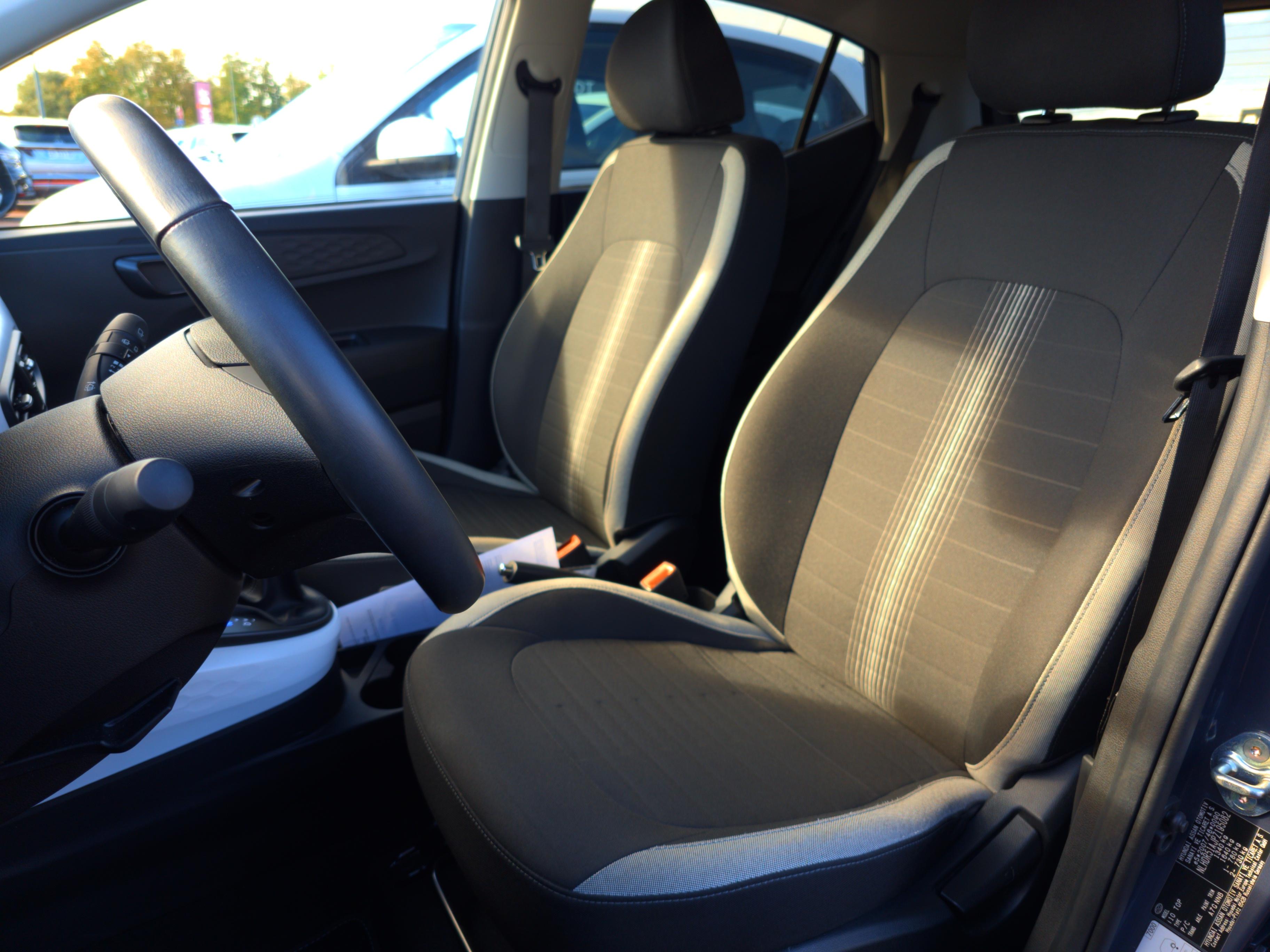 HYUNDAI i10 1.0 67 BVR Creative - Véhicule Occasion - Océane Auto HYUNDAI i10 1.0 67 BVR Creative - Véhicule Occasion Océane Auto