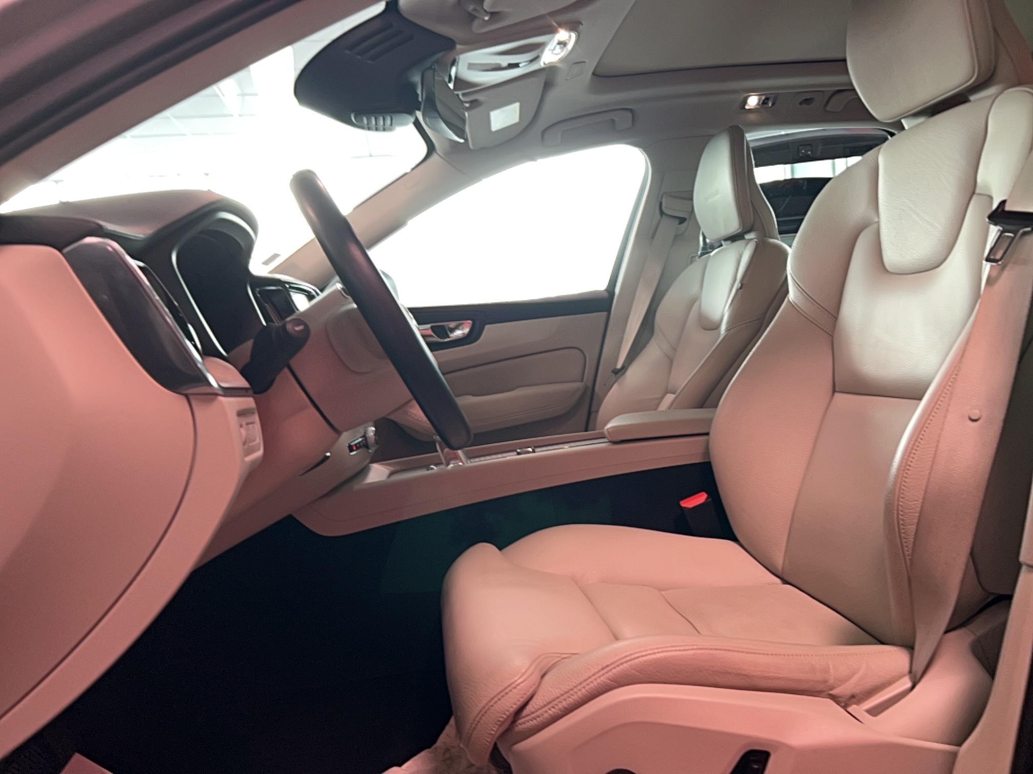 VOLVO XC60 T8 Twin Engine 303 ch + 87 ch Geartronic 8 Inscription Luxe - Véhicule Occasion - Océane Auto VOLVO XC60 T8 Twin Engine 303 ch + 87 ch Geartronic 8 Inscription Luxe - Véhicule Occasion Océane Auto