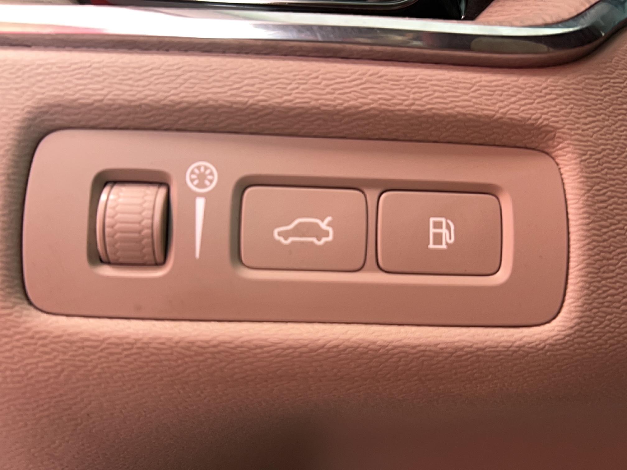 VOLVO XC60 T8 Twin Engine 303 ch + 87 ch Geartronic 8 Inscription Luxe - Véhicule Occasion - Océane Auto VOLVO XC60 T8 Twin Engine 303 ch + 87 ch Geartronic 8 Inscription Luxe - Véhicule Occasion Océane Auto