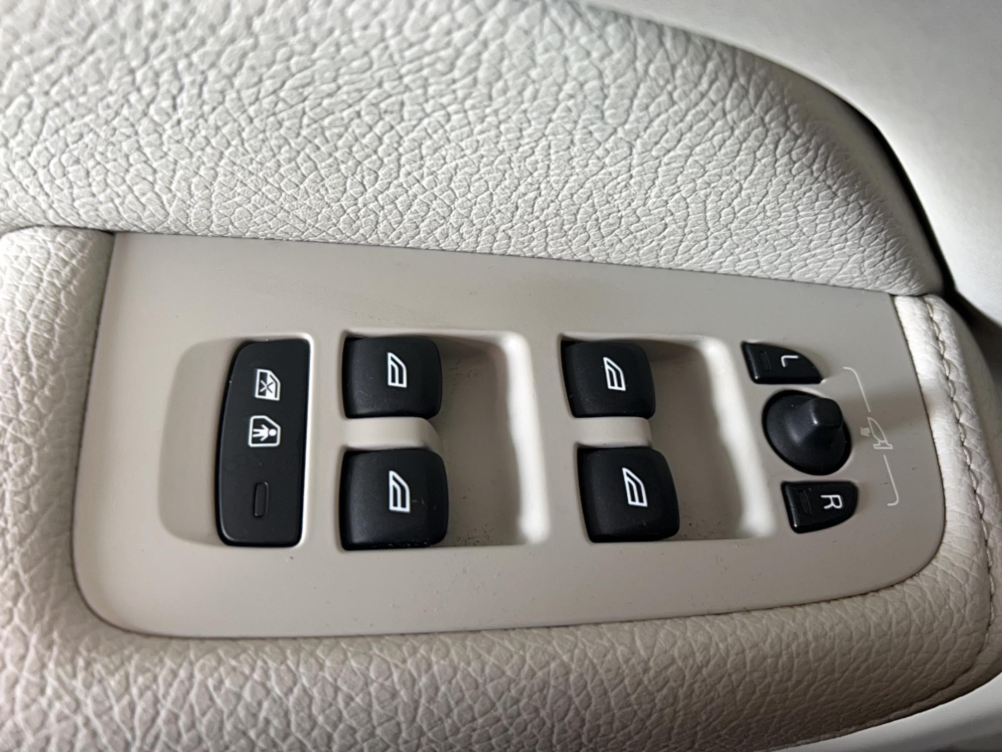 VOLVO XC60 T8 Twin Engine 303 ch + 87 ch Geartronic 8 Inscription Luxe - Véhicule Occasion - Océane Auto VOLVO XC60 T8 Twin Engine 303 ch + 87 ch Geartronic 8 Inscription Luxe - Véhicule Occasion Océane Auto