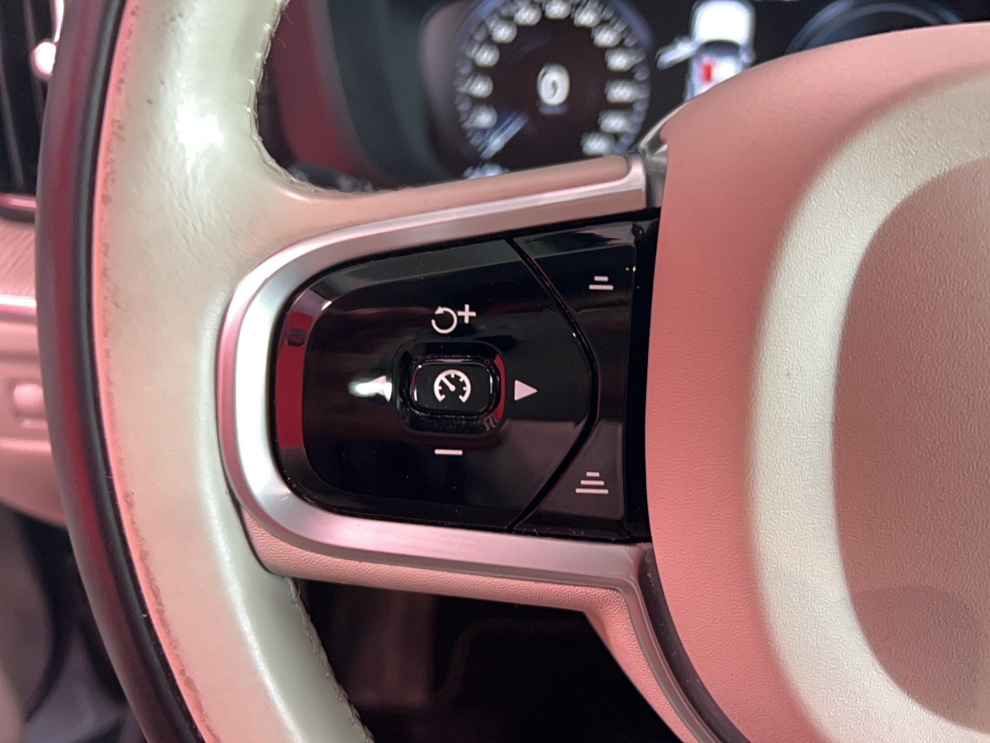 VOLVO XC60 T8 Twin Engine 303 ch + 87 ch Geartronic 8 Inscription Luxe - Véhicule Occasion - Océane Auto VOLVO XC60 T8 Twin Engine 303 ch + 87 ch Geartronic 8 Inscription Luxe - Véhicule Occasion Océane Auto