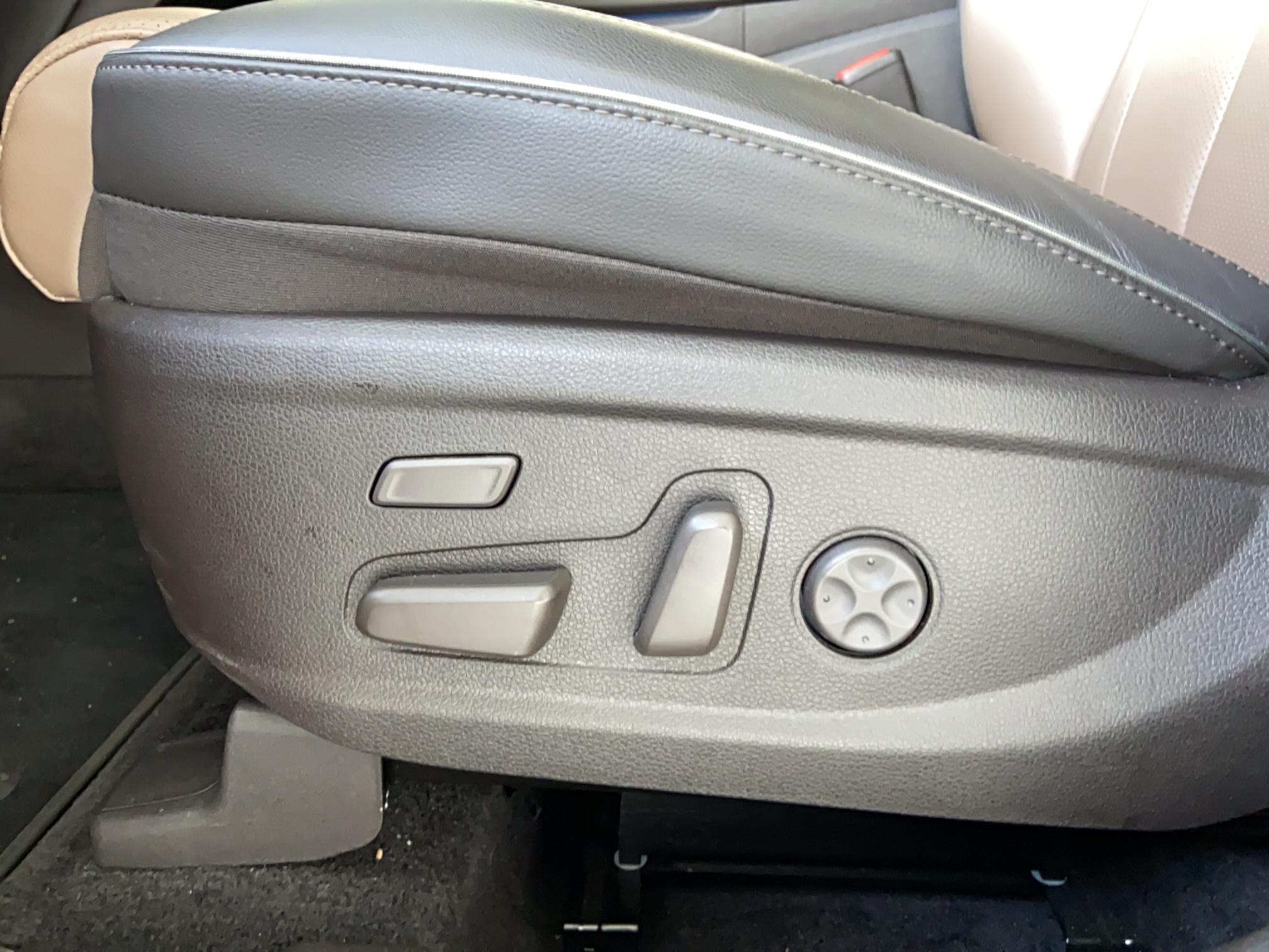 HYUNDAI Santa Fe 1.6 T-GDi Hybrid 230 BVA6 Executive - Véhicule Occasion - Océane Auto HYUNDAI Santa Fe 1.6 T-GDi Hybrid 230 BVA6 Executive - Véhicule Occasion Océane Auto