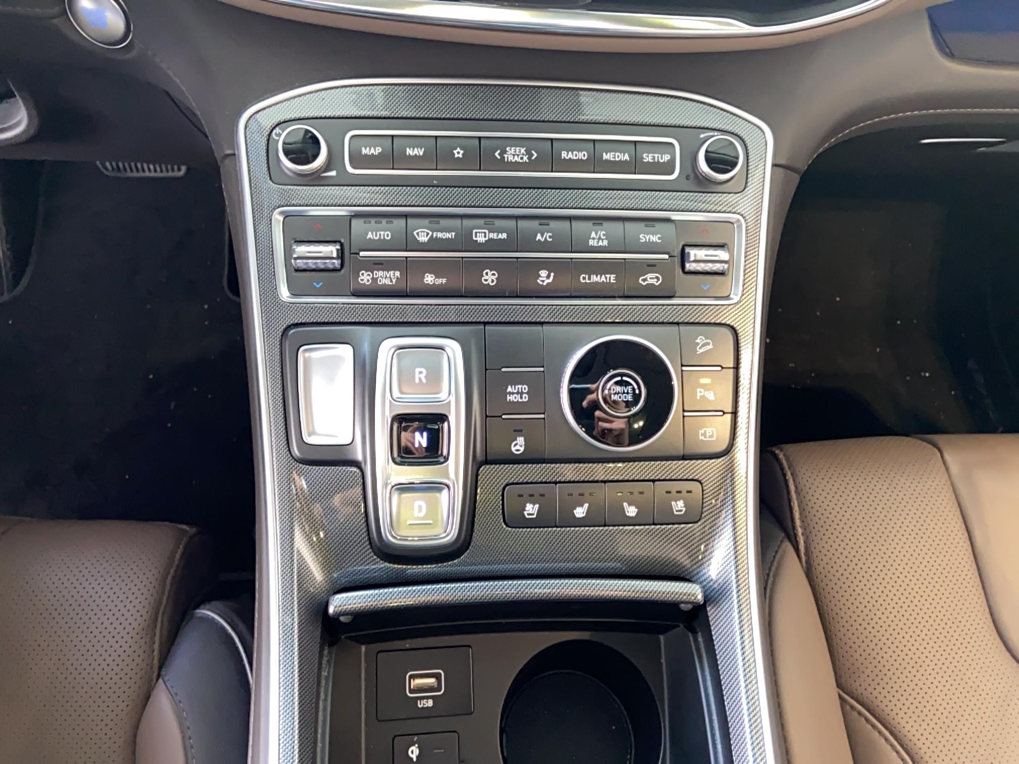 HYUNDAI Santa Fe 1.6 T-GDi Hybrid 230 BVA6 Executive - Véhicule Occasion - Océane Auto HYUNDAI Santa Fe 1.6 T-GDi Hybrid 230 BVA6 Executive - Véhicule Occasion Océane Auto