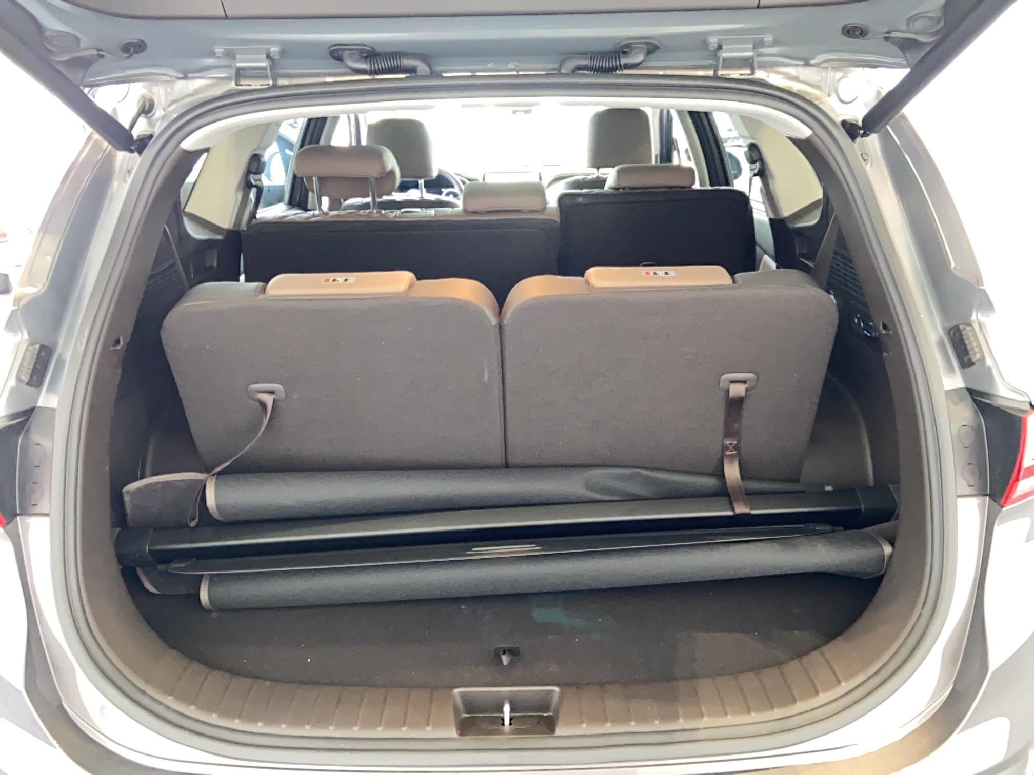 HYUNDAI Santa Fe 1.6 T-GDi Hybrid 230 BVA6 Executive - Véhicule Occasion - Océane Auto HYUNDAI Santa Fe 1.6 T-GDi Hybrid 230 BVA6 Executive - Véhicule Occasion Océane Auto