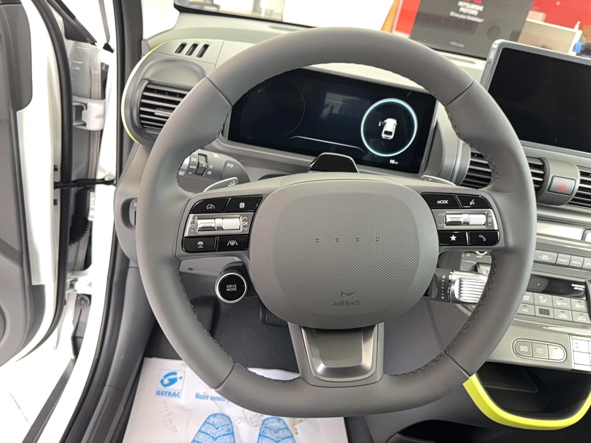 HYUNDAI Inster 49 kWh Cross Executive - Véhicule Occasion - Océane Auto HYUNDAI Inster 49 kWh Cross Executive - Véhicule Occasion Océane Auto