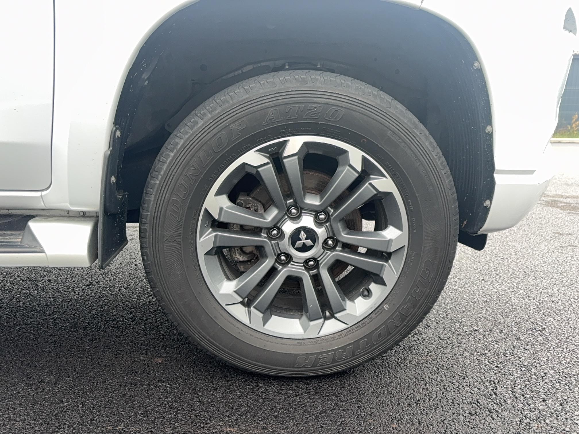 MITSUBISHI L200 CLUB CAB 2.2 DI-D 150 AS&G 4WD INTENSE - Véhicule Occasion - Océane Auto MITSUBISHI L200 CLUB CAB 2.2 DI-D 150 AS&G 4WD INTENSE - Véhicule Occasion Océane Auto