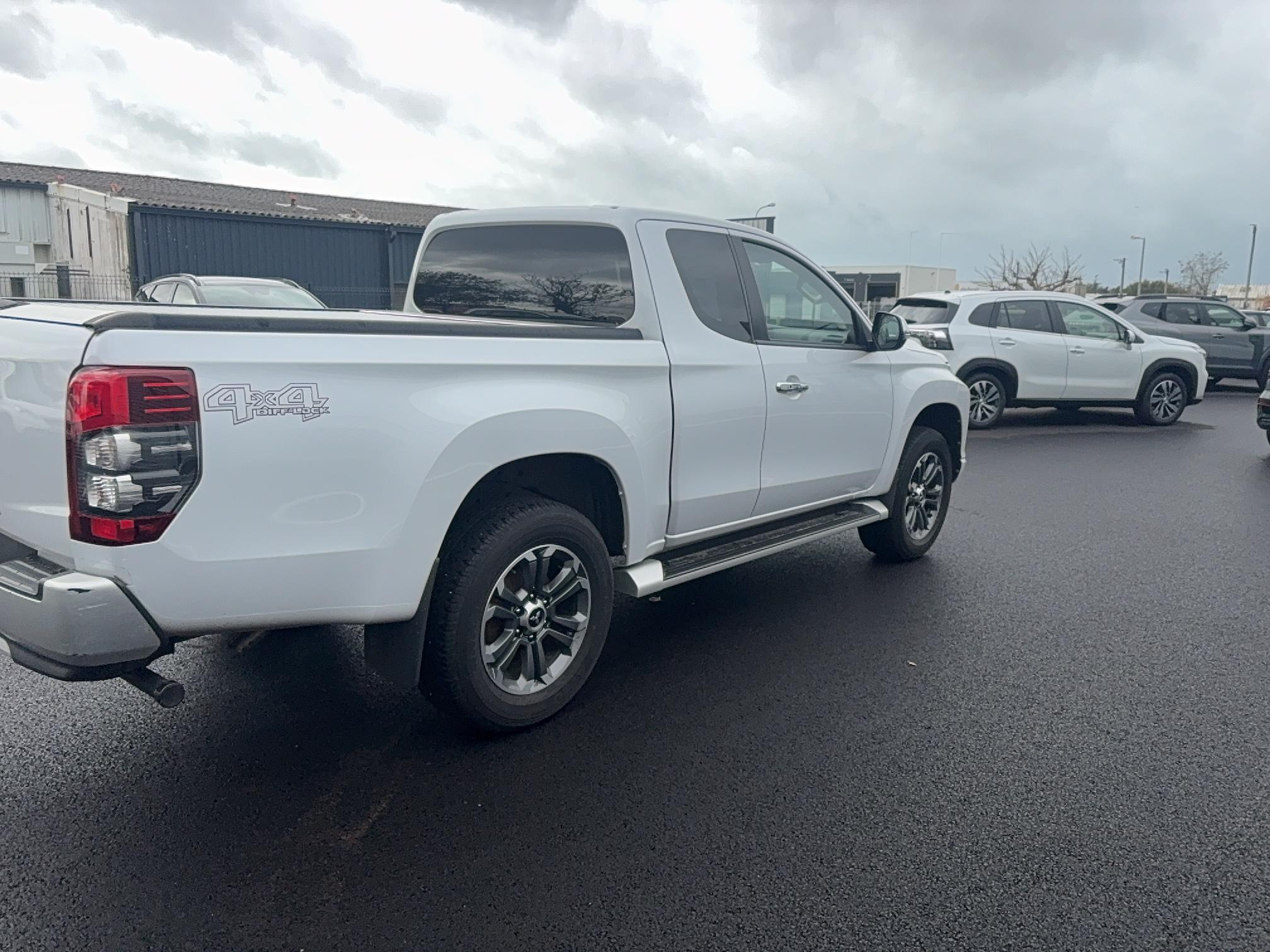 MITSUBISHI L200 CLUB CAB 2.2 DI-D 150 AS&G 4WD INTENSE - Véhicule Occasion - Océane Auto MITSUBISHI L200 CLUB CAB 2.2 DI-D 150 AS&G 4WD INTENSE - Véhicule Occasion Océane Auto