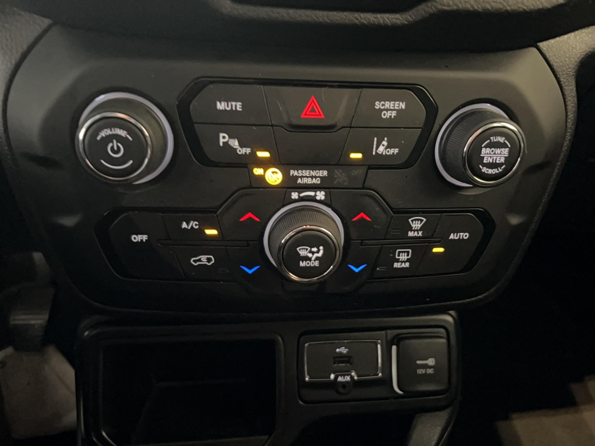 JEEP Renegade 1.0 GSE T3 120 ch BVM6 Limited - Véhicule Occasion - Océane Auto JEEP Renegade 1.0 GSE T3 120 ch BVM6 Limited - Véhicule Occasion Océane Auto