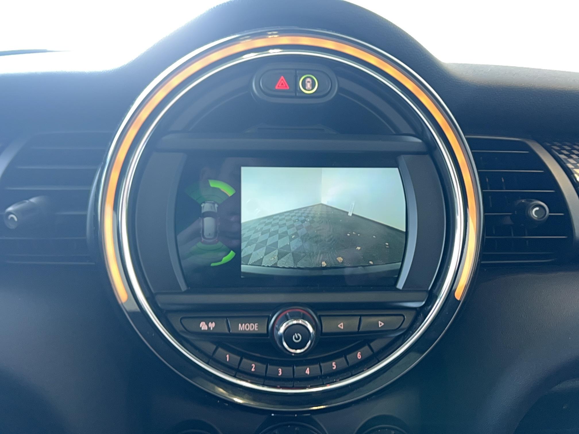 MINI Hatch 5 Portes Cooper SD 170 ch BVA8 Basic - Véhicule Occasion Océane Auto