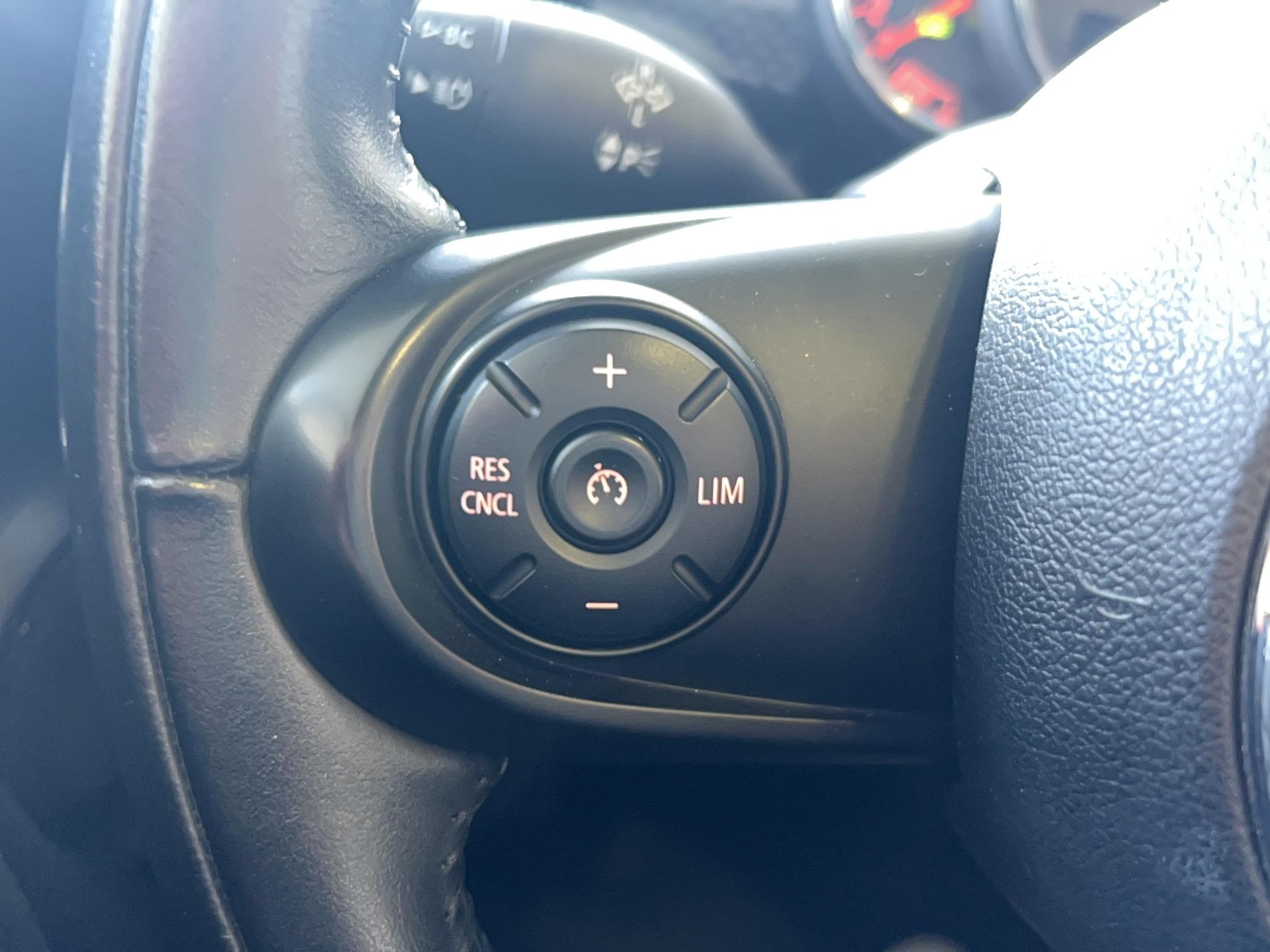 MINI Hatch 5 Portes Cooper SD 170 ch BVA8 Basic - Véhicule Occasion Océane Auto