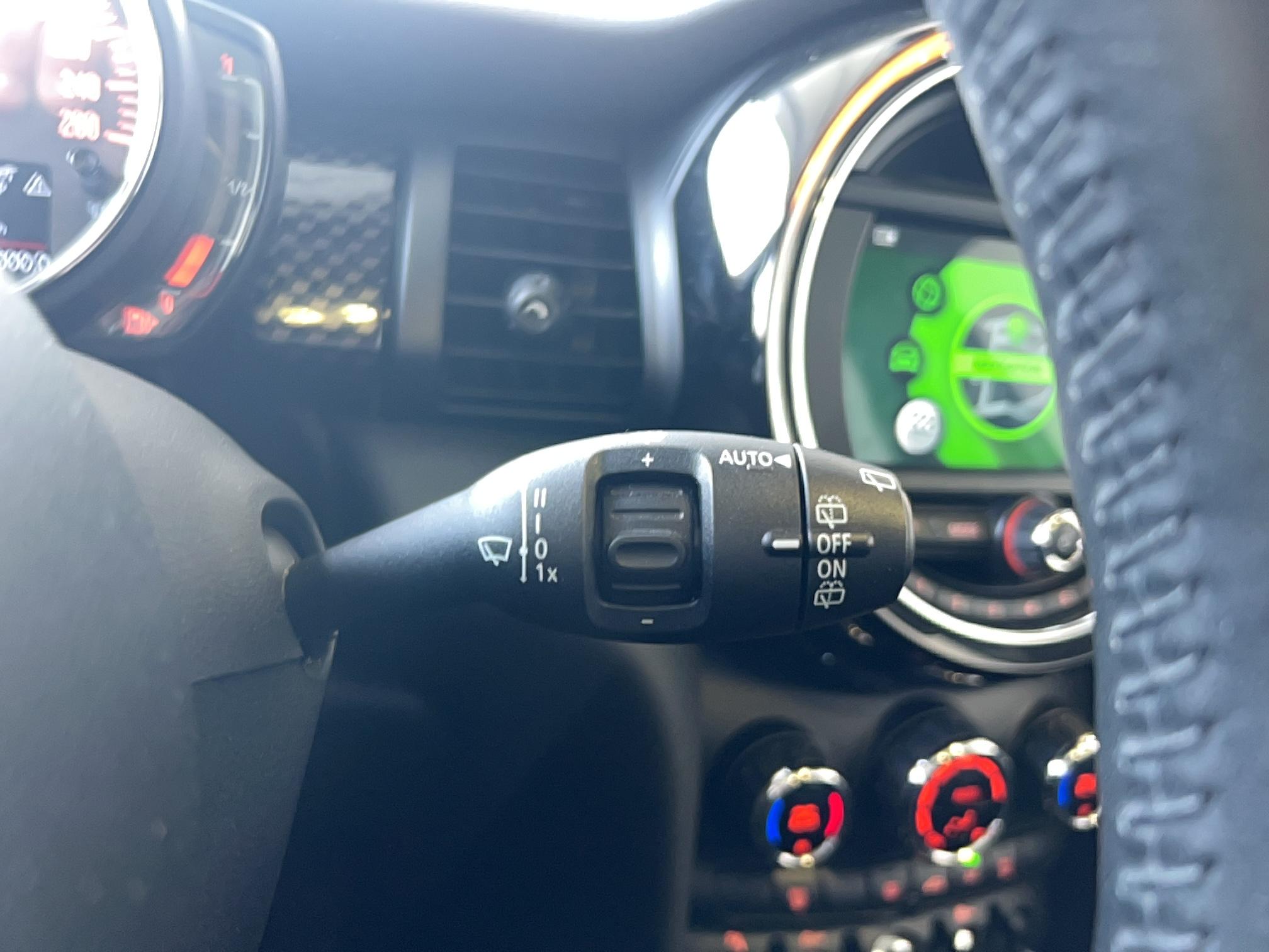 MINI Hatch 5 Portes Cooper SD 170 ch BVA8 Basic - Véhicule Occasion Océane Auto