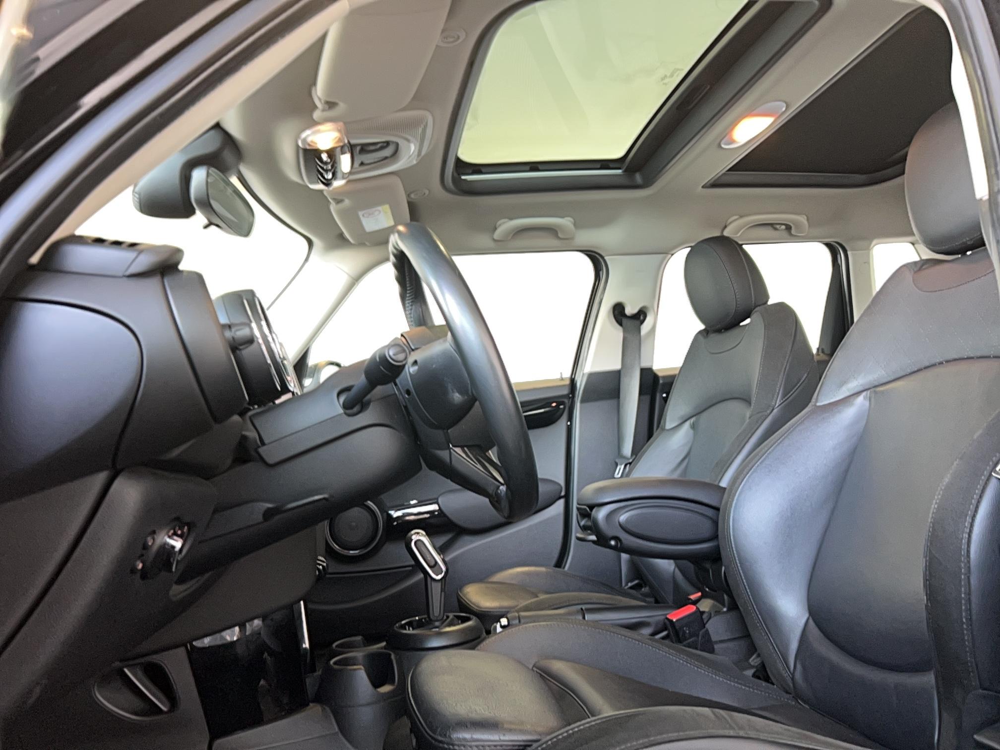 MINI Hatch 5 Portes Cooper SD 170 ch BVA8 Basic - Véhicule Occasion Océane Auto