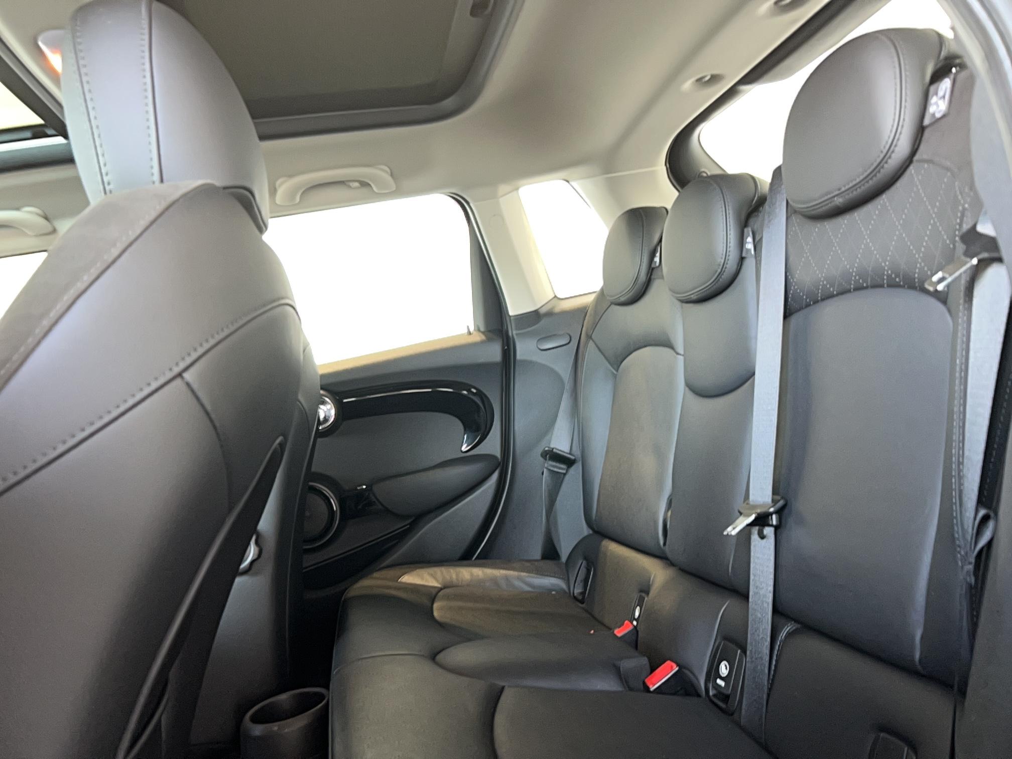 MINI Hatch 5 Portes Cooper SD 170 ch BVA8 Basic - Véhicule Occasion Océane Auto