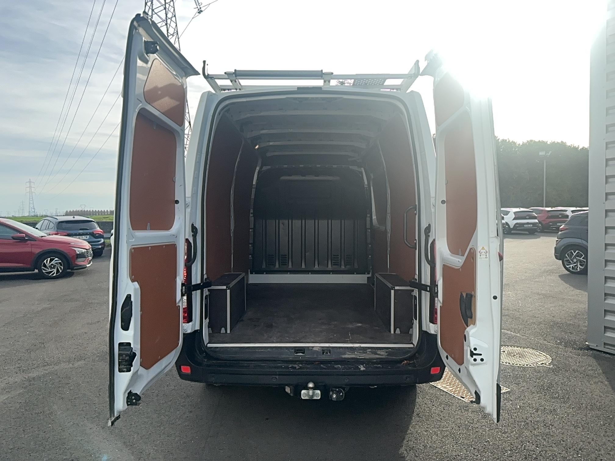 RENAULT MASTER FGN TRAC F3300 L2H2 BLUE DCI 135 GRAND CONFORT - Véhicule Occasion Océane Auto