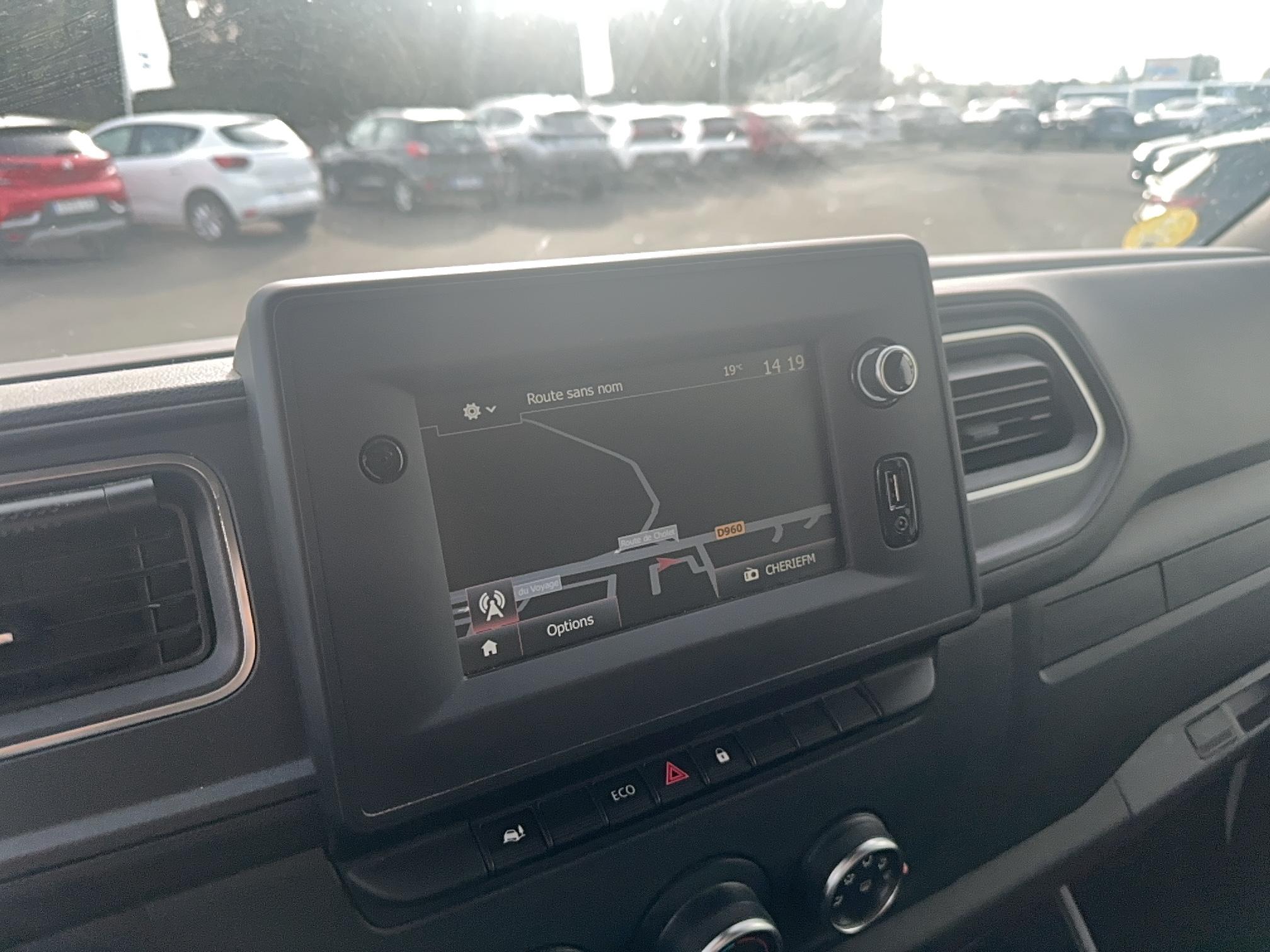 RENAULT MASTER FGN TRAC F3300 L2H2 BLUE DCI 135 GRAND CONFORT - Véhicule Occasion Océane Auto