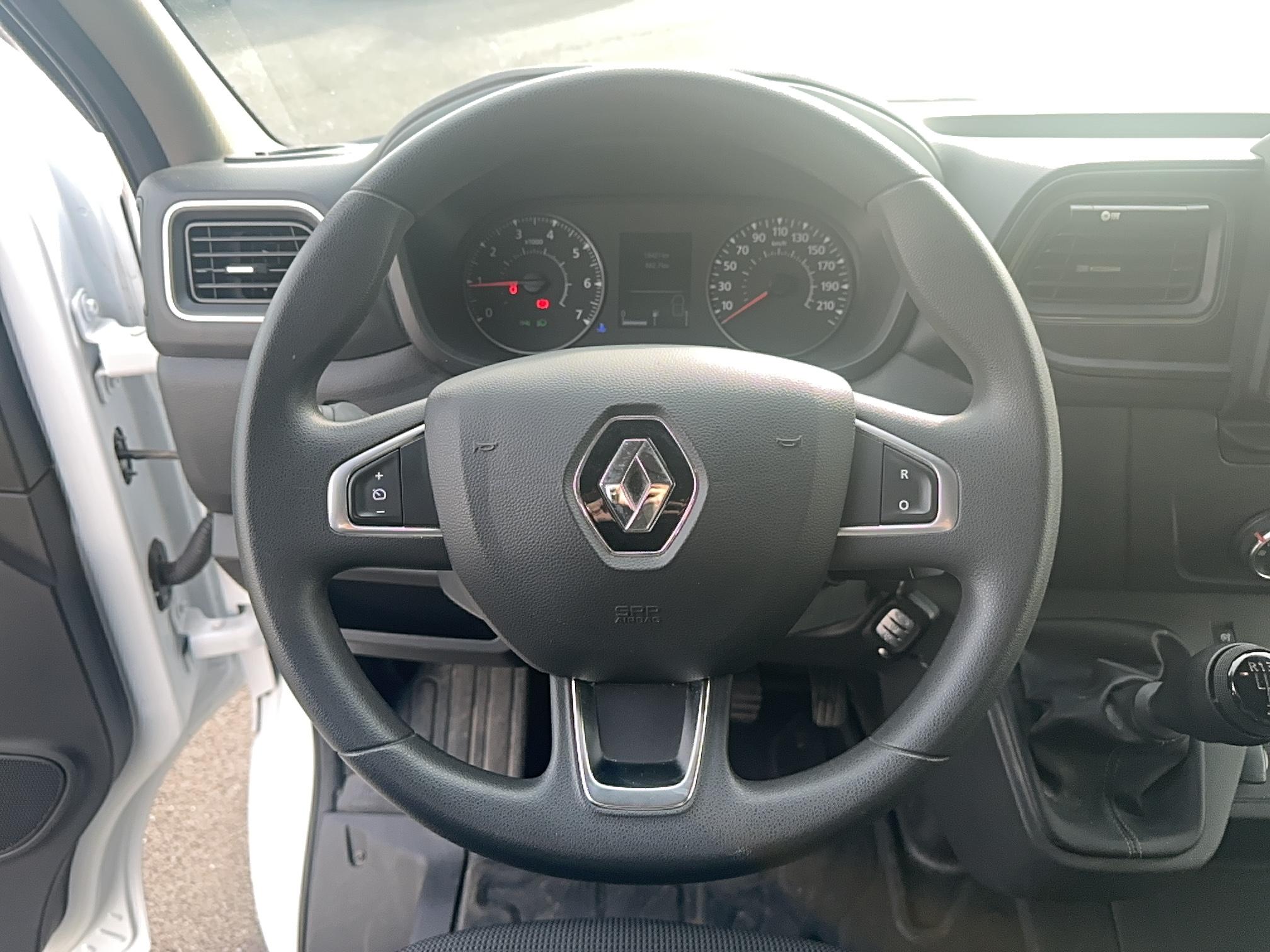 RENAULT MASTER FGN TRAC F3300 L2H2 BLUE DCI 135 GRAND CONFORT - Véhicule Occasion Océane Auto